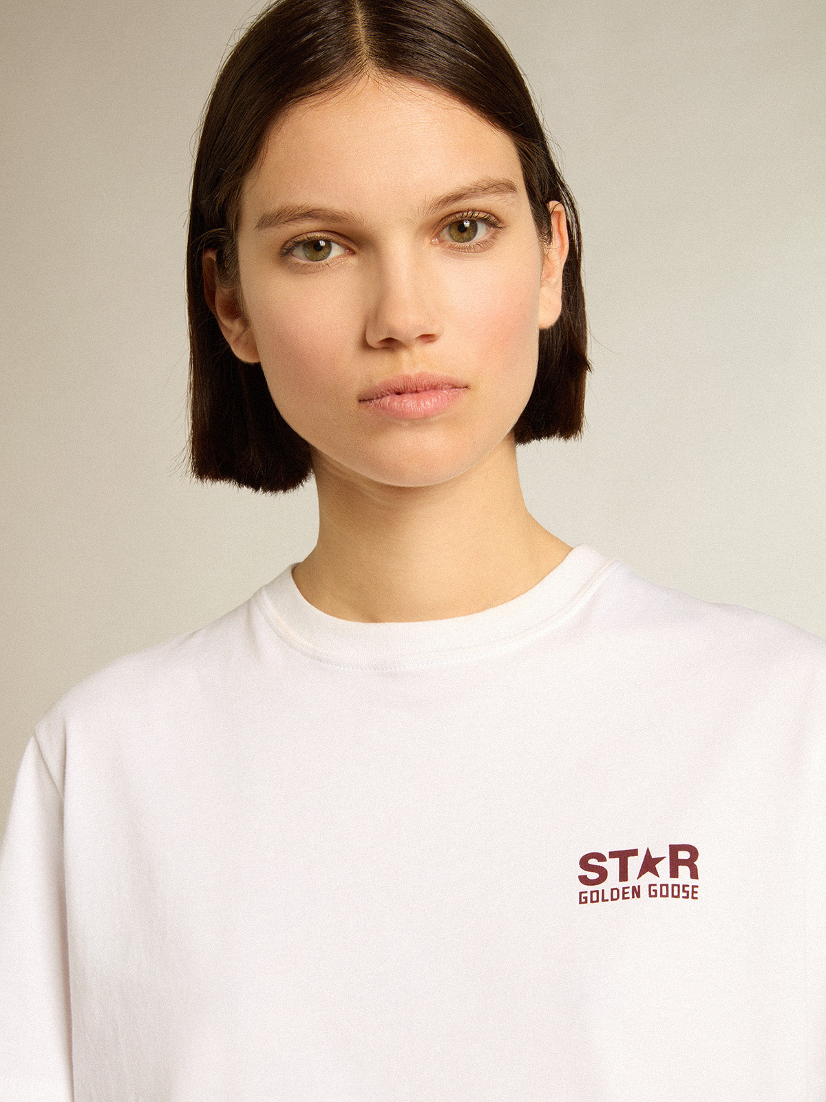 Women's white T-shirt with burgundy star on the front| Golden Goose