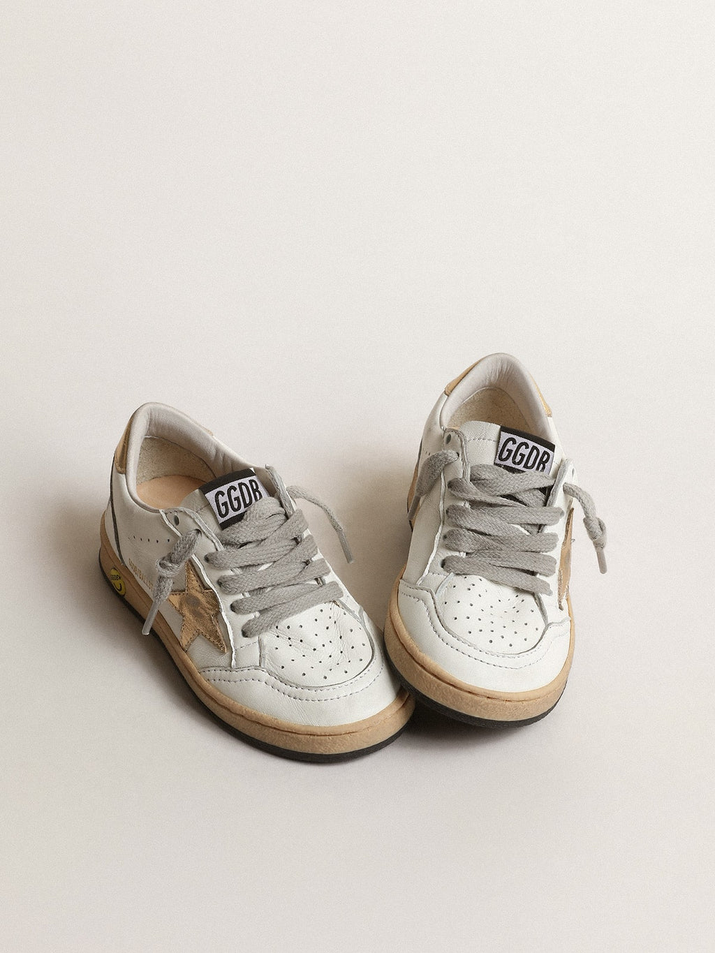 Ball Star Young with gold metallic leather star and heel tab| Golden Goose