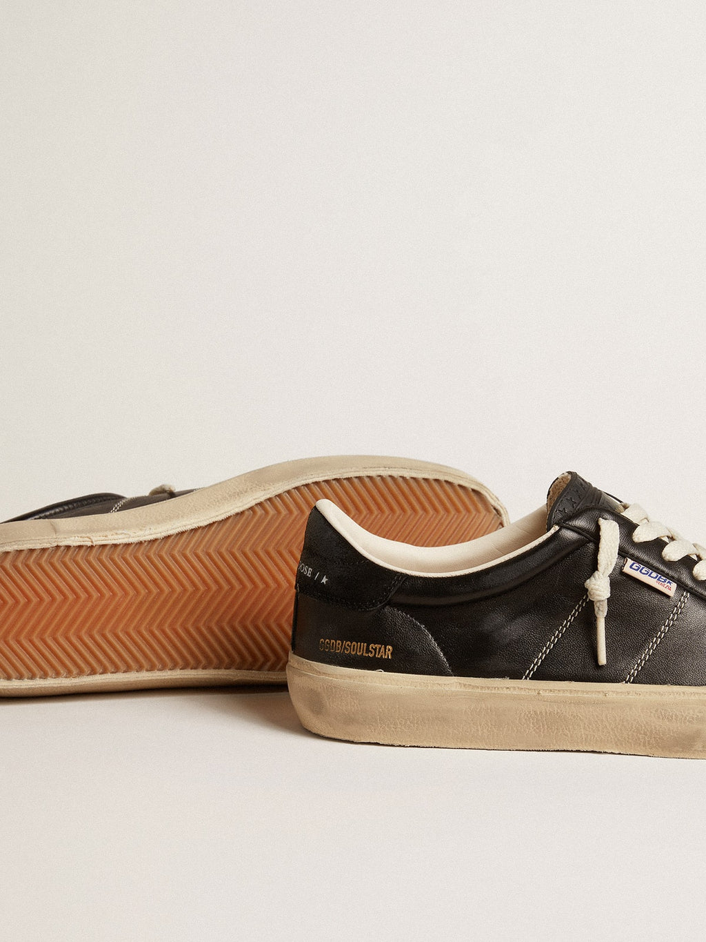 Men's Soul Star in black bio-based nappa| Golden Goose