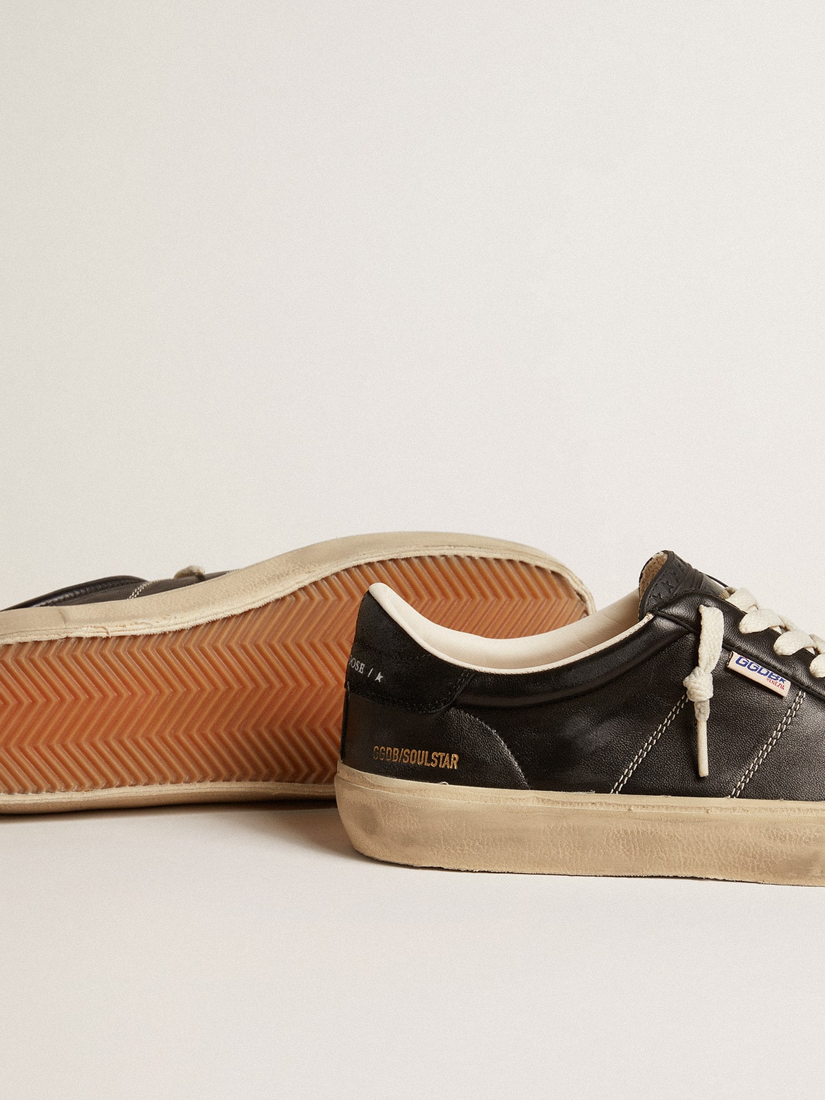 Men's Soul Star in black bio-based nappa| Golden Goose