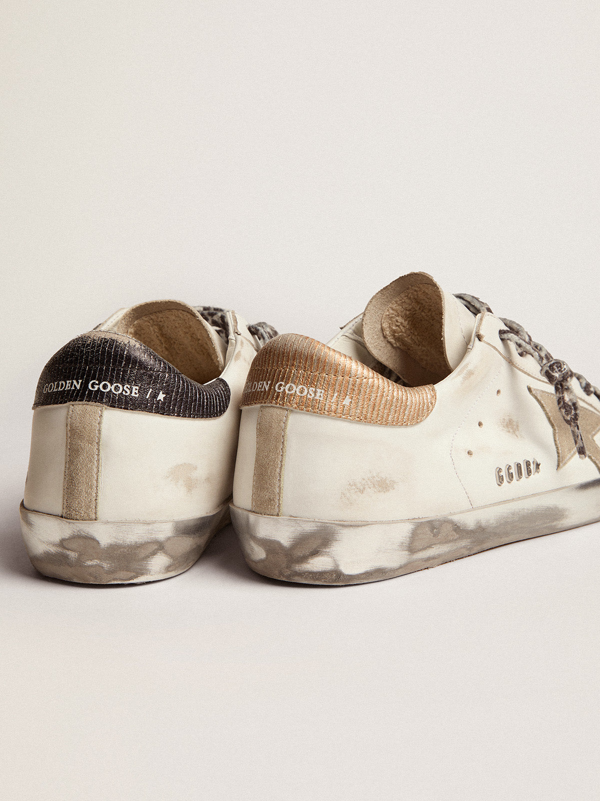 Women's Super-Star in white leather with gray suede star| Golden Goose