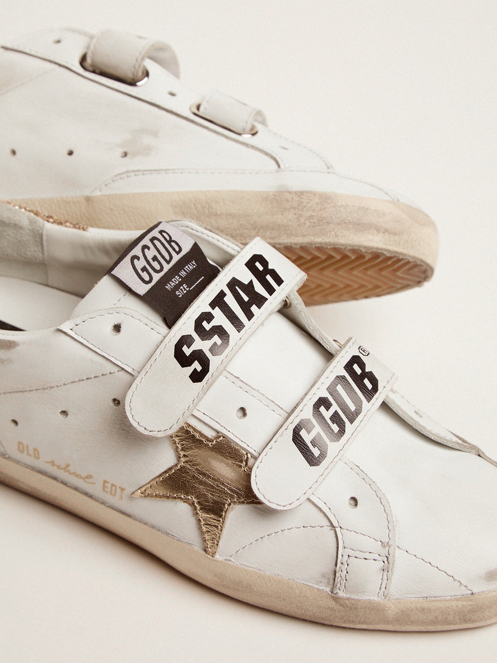 Women's Old School with gold star in laminated leather| Golden Goose