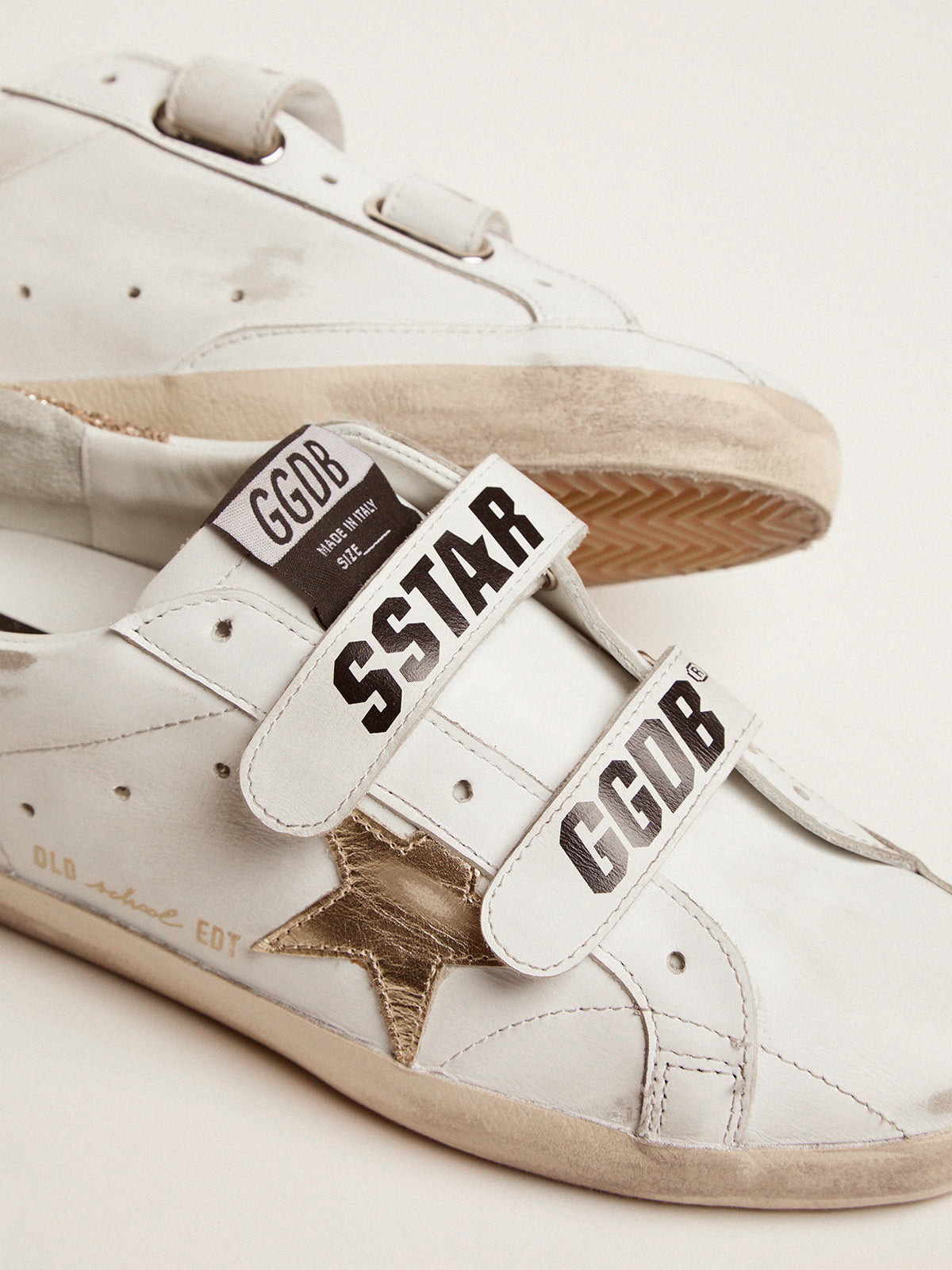 Women's Old School with gold star in laminated leather| Golden Goose