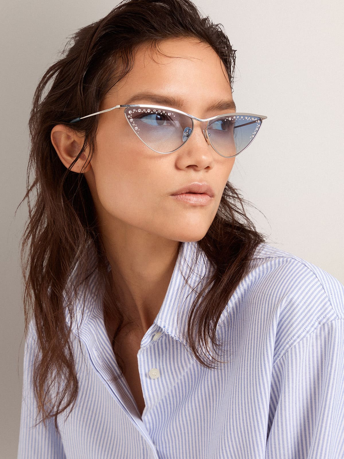 Sunglasses cat-eye style with silver frame and crystals| Golden Goose