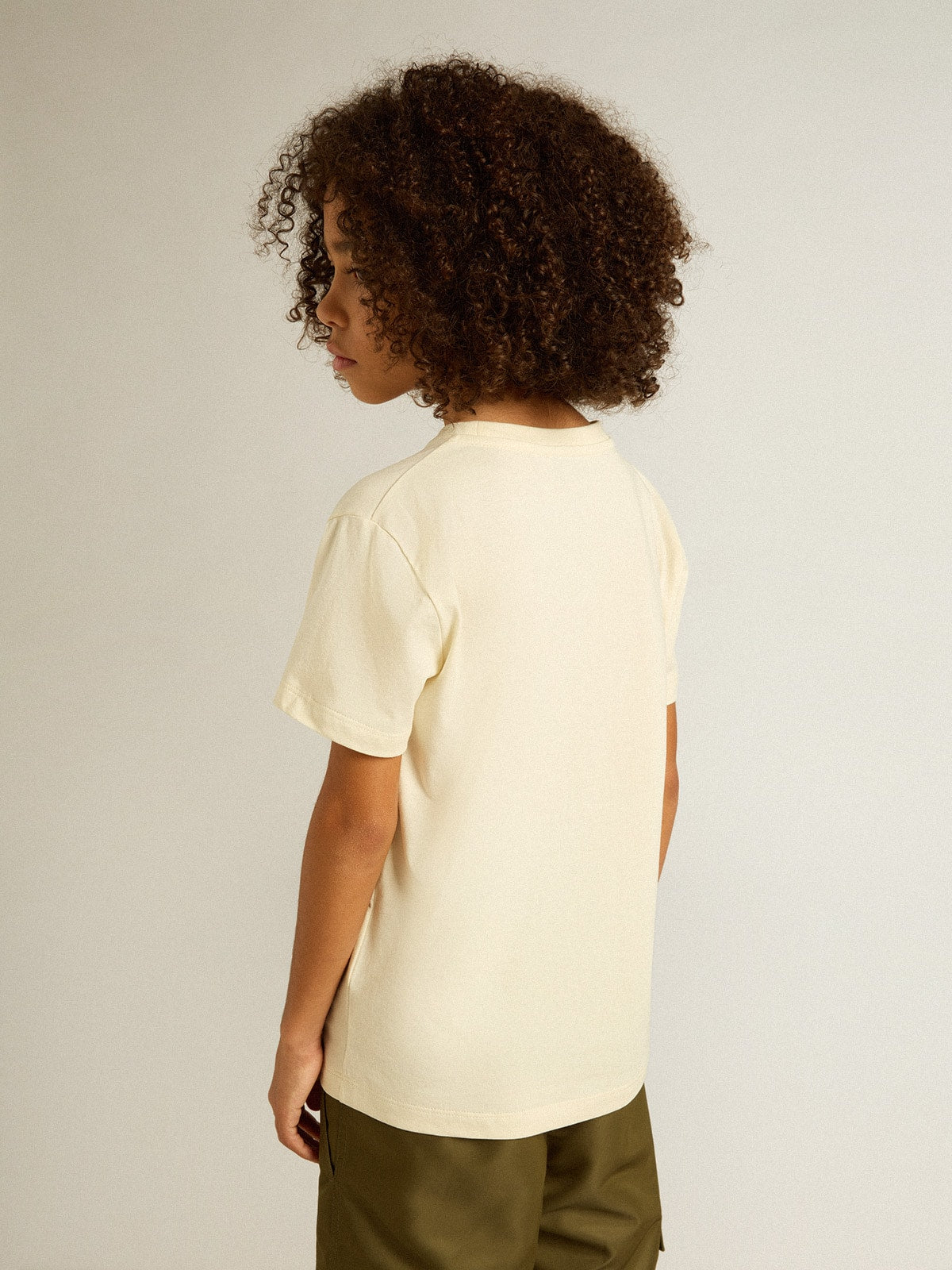 Boys' T-shirt in worn white with multicolor lettering| Golden Goose