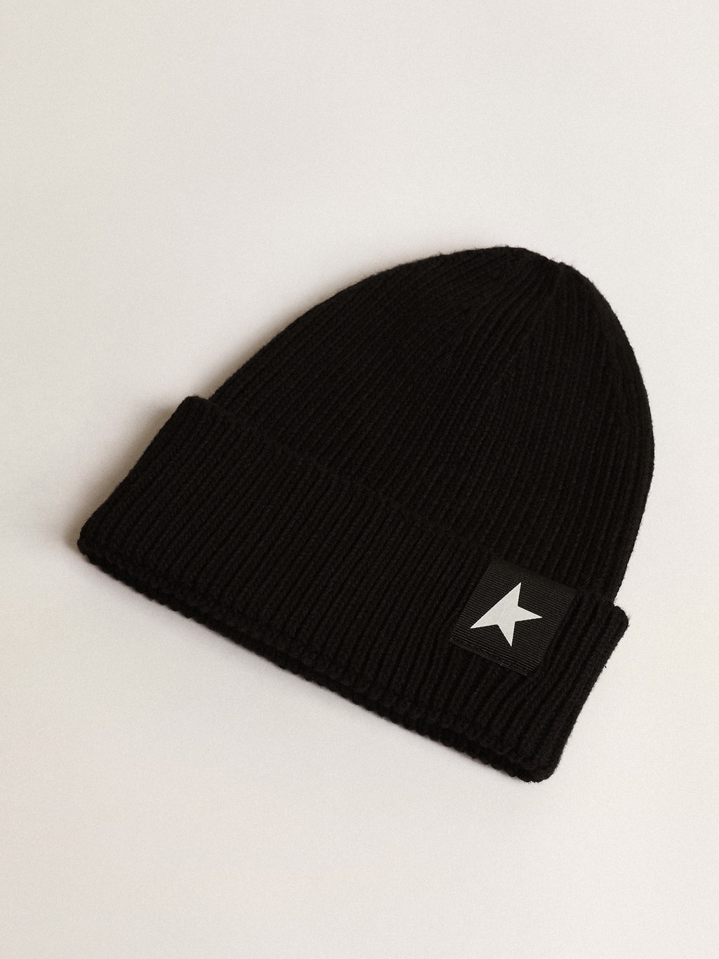 Black cotton beanie with contrasting white star| Golden Goose