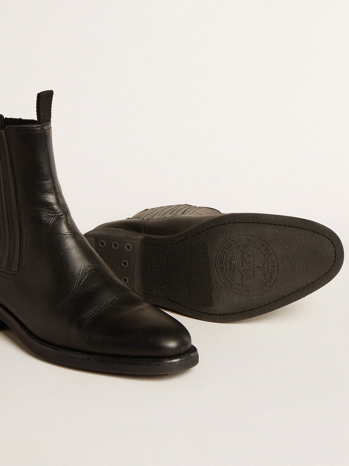 Men's Chelsea boots in black leather| Golden Goose