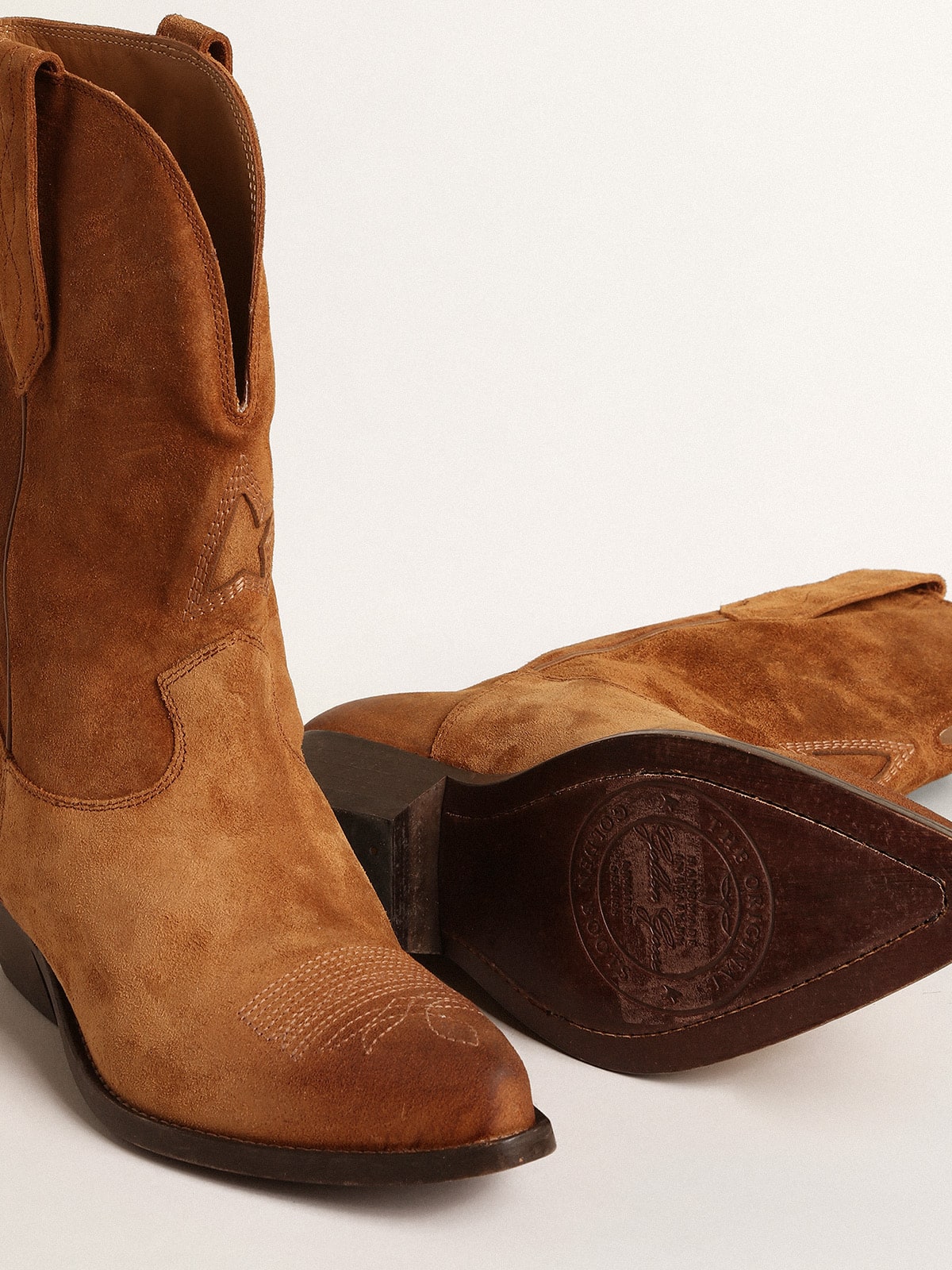 Low Wish Star boots in cognac-colored suede with inlay star| Golden Goose