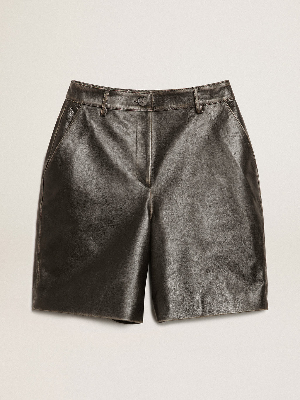 Black leather Bermuda shorts with lived-in effect| Golden Goose