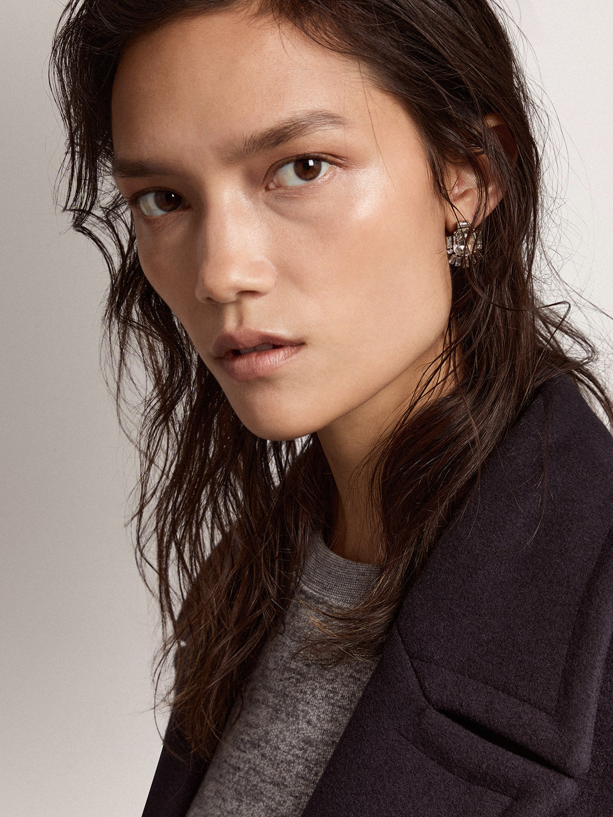 Women's Déco stud earrings in antique gold color with crystals| Golden Goose