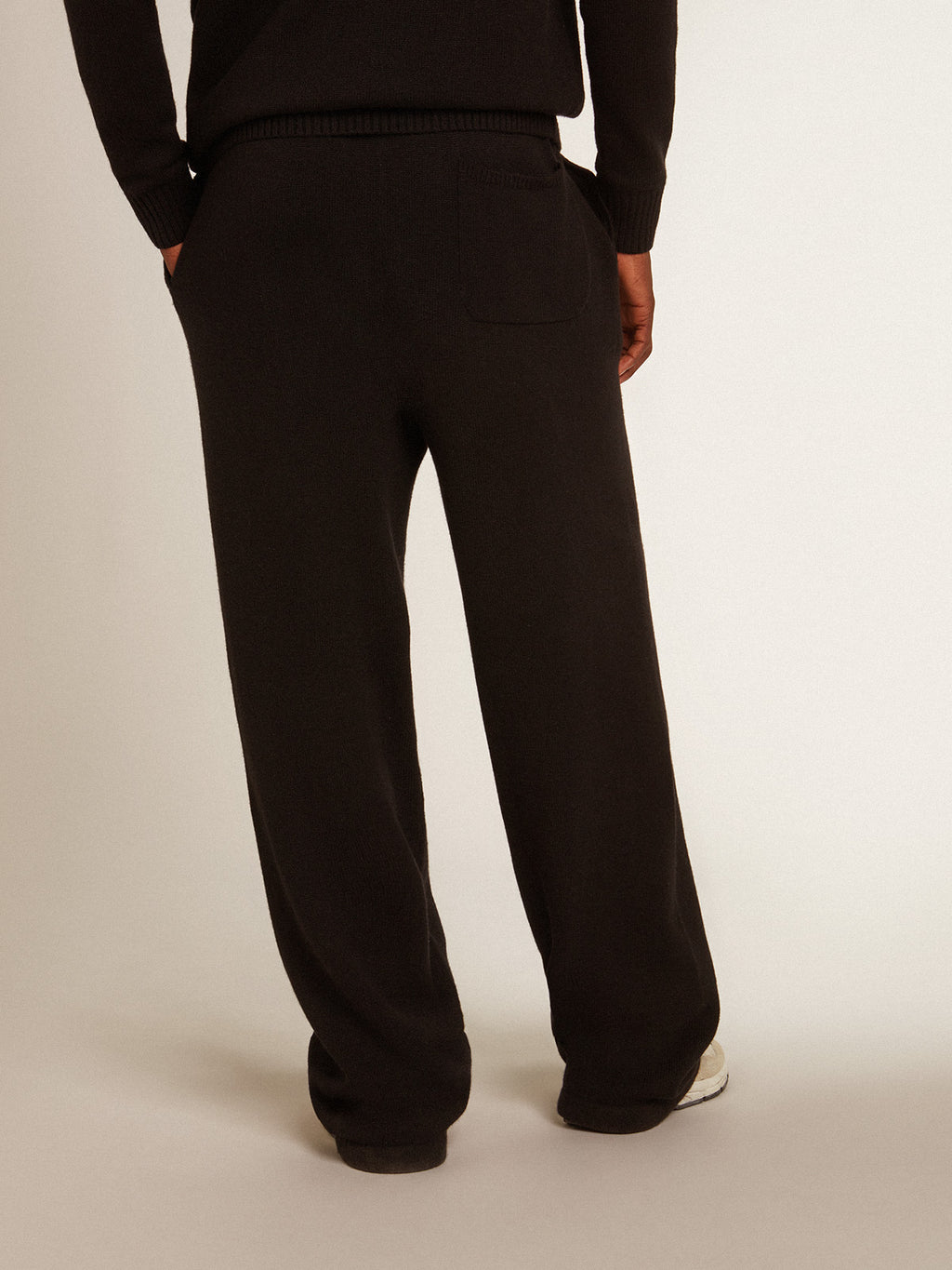 Men's black cashmere blend joggers| Golden Goose