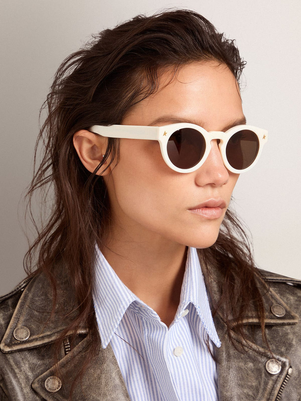 Sunglasses Panthos model with white frame and gold details| Golden Goose