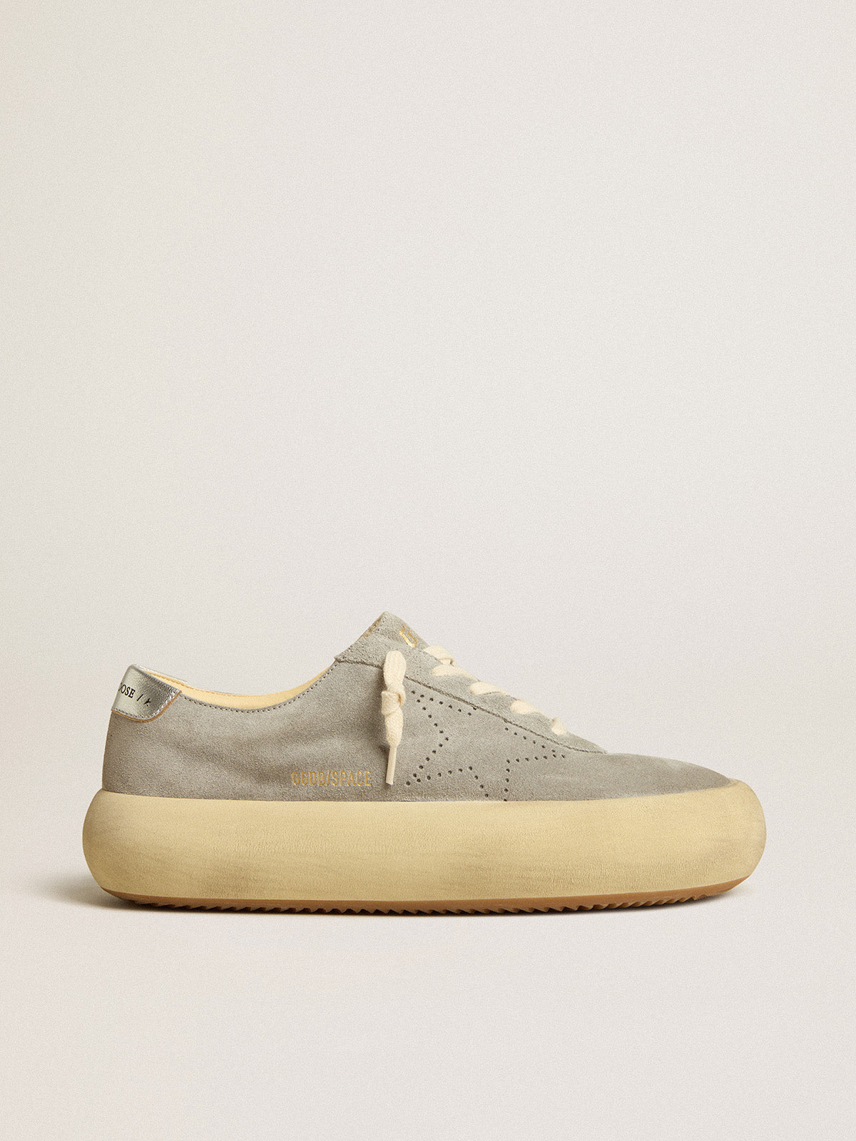 Women's Space-Star shoes in ice-gray suede with perforated star| Golden Goose
