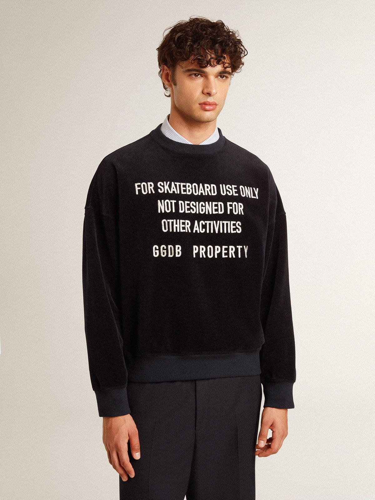 Black crew neck sweatshirt with embroidered lettering| Golden Goose