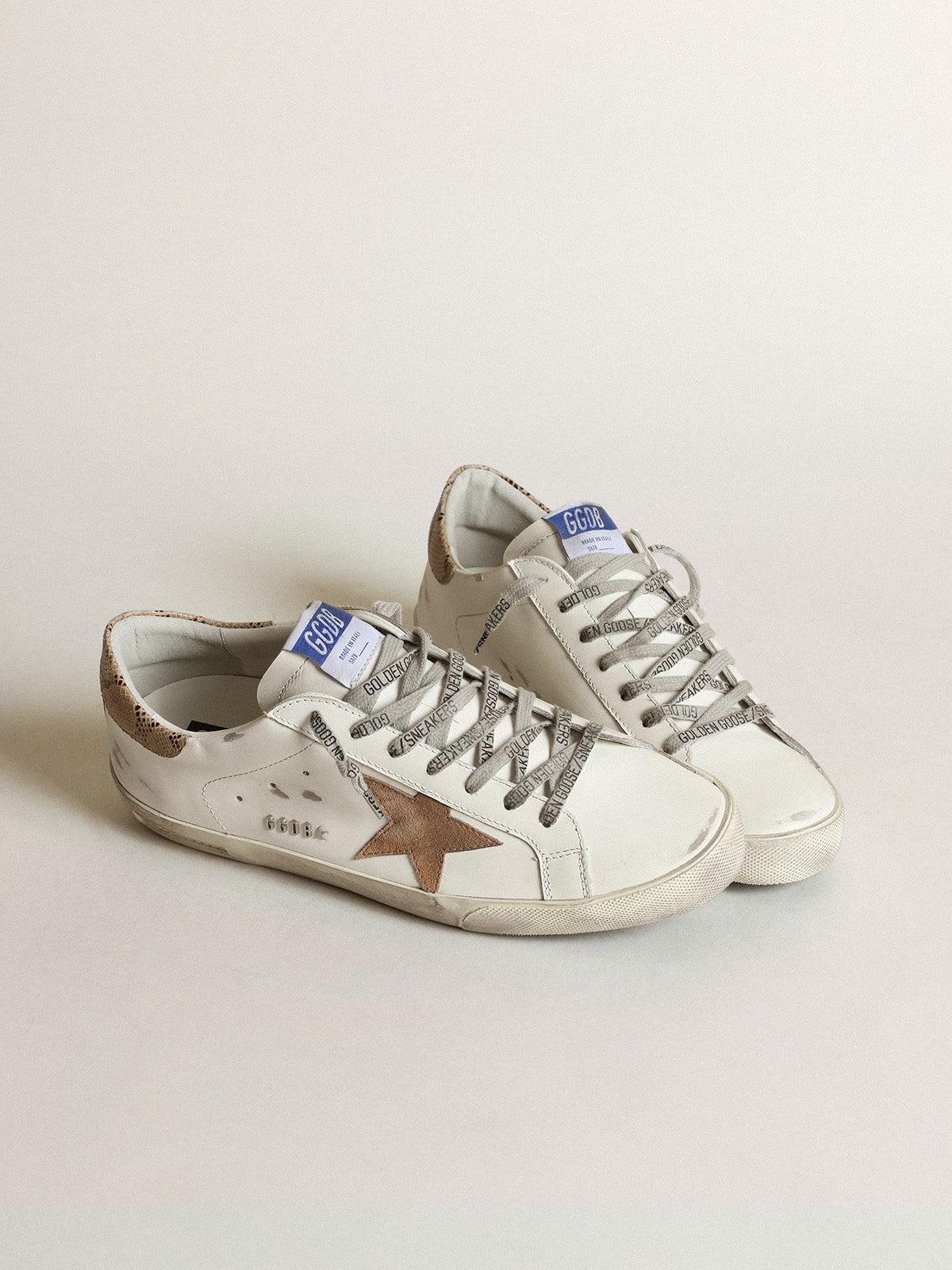Super-Star with a tobacco suede star and beige heel tab| Golden Goose