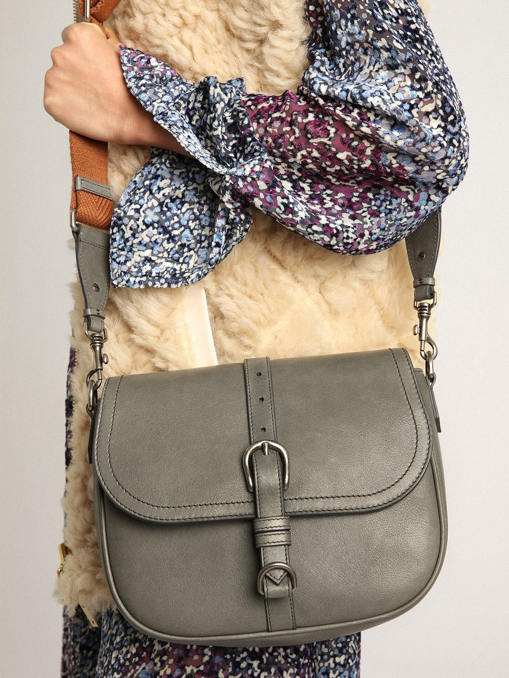Women's Francis Bag medium in stone gray leather| Golden Goose