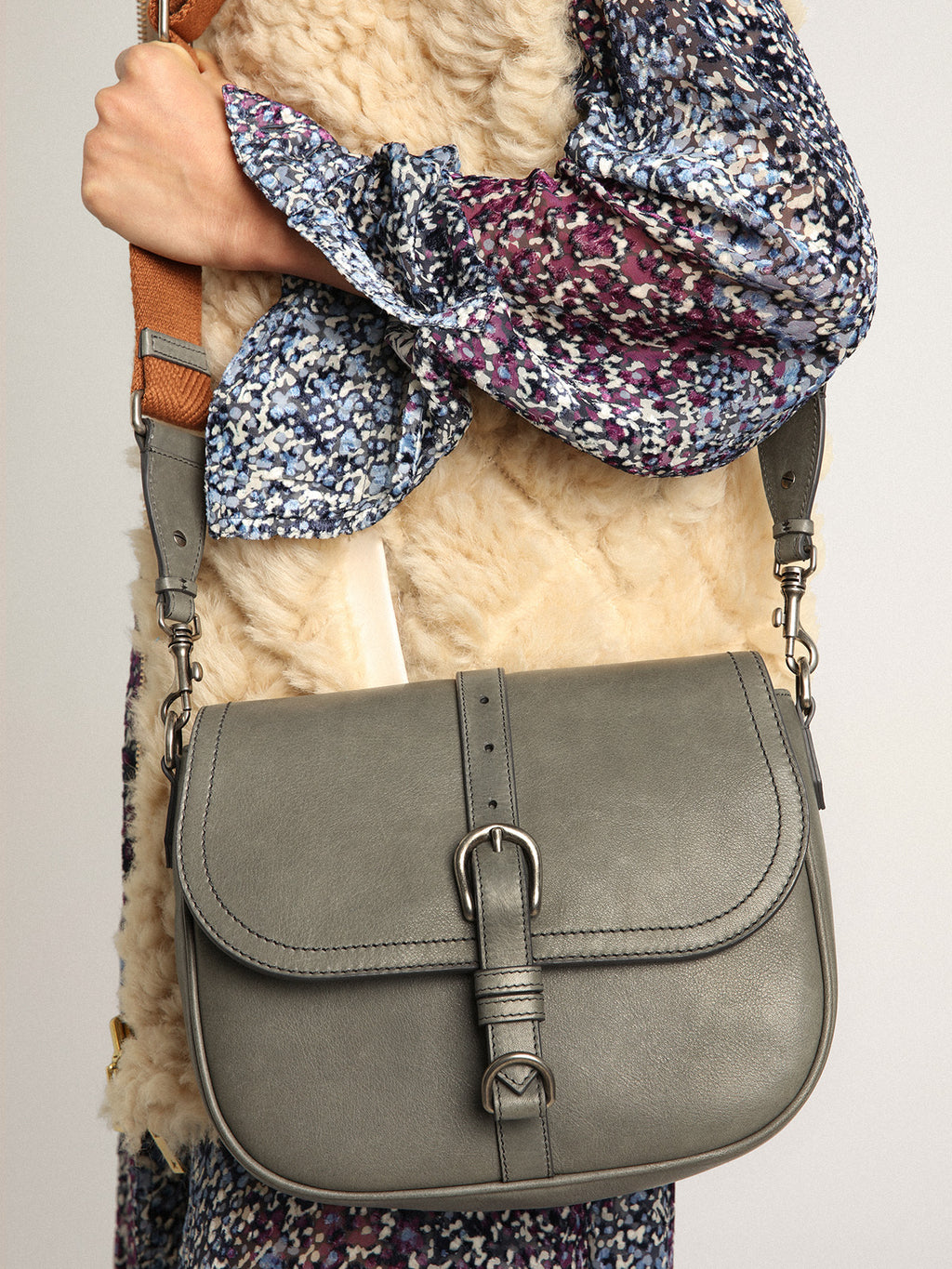 Women's Francis Bag medium in stone gray leather| Golden Goose