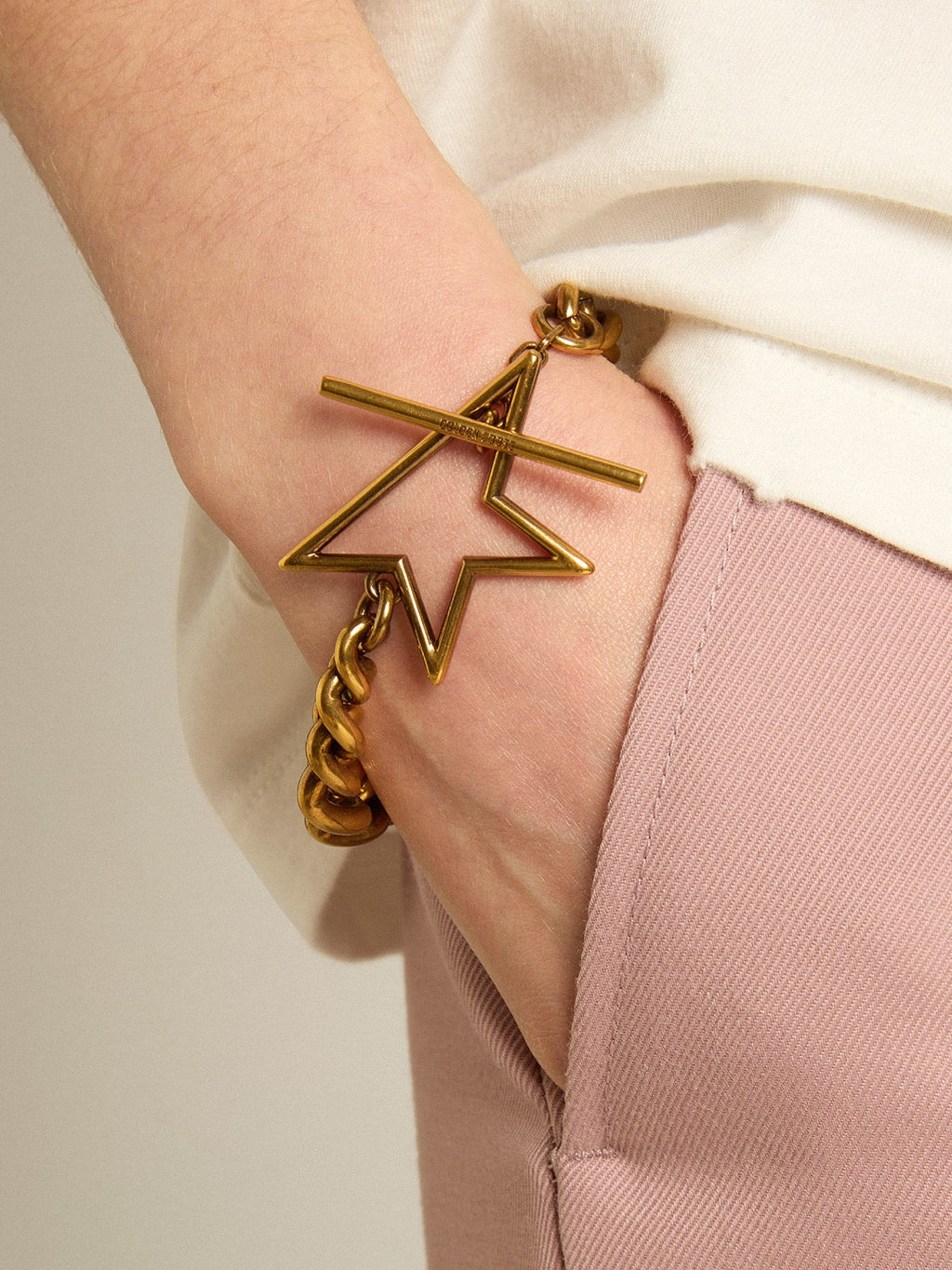 Bracelet in antique gold decreasing chain with star-shaped clasp| Golden Goose