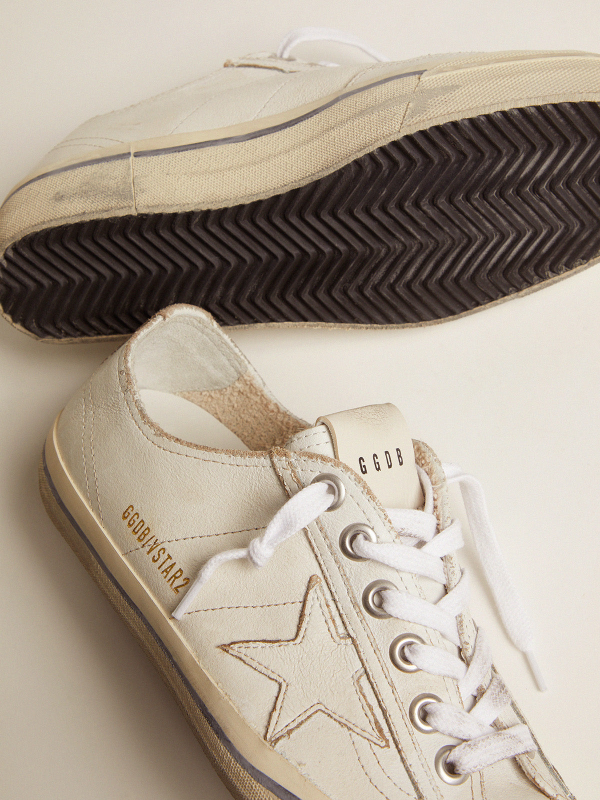 Women's V-Star in vintage effect leather| Golden Goose