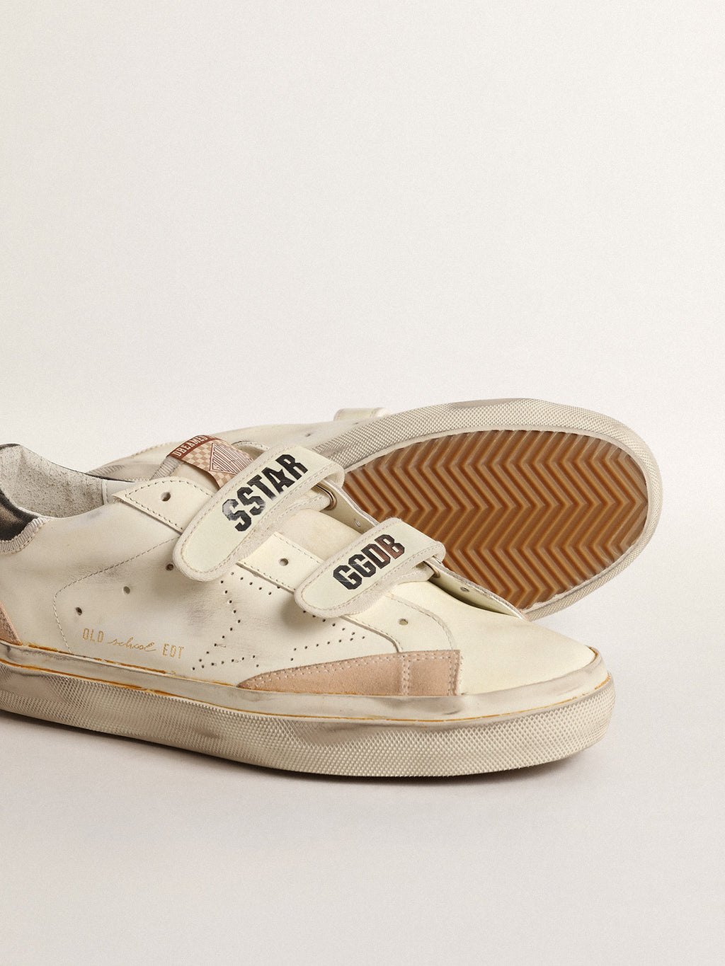 Old School LTD with perforated star and black leather heel tab| Golden Goose