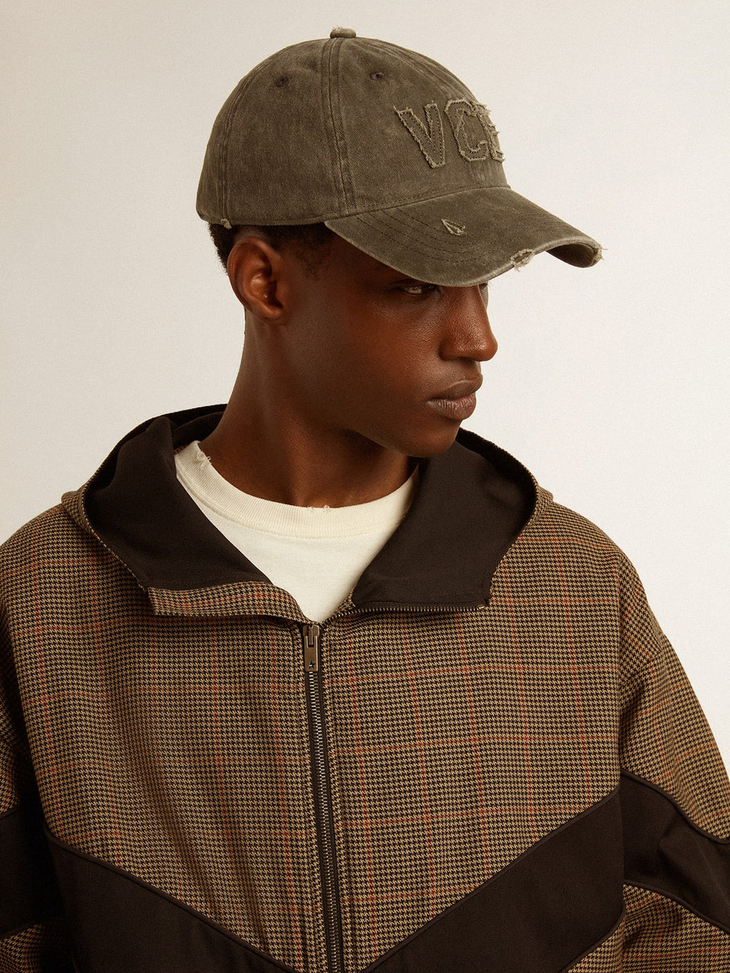 Olive-green cotton baseball cap with a lived-in finish| Golden Goose