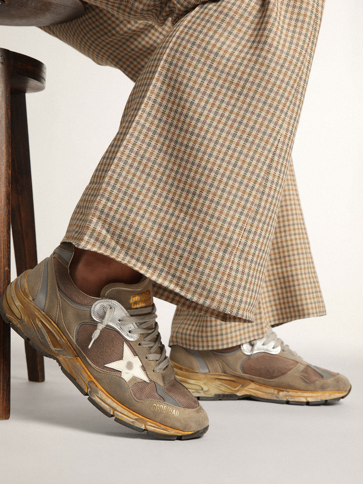 Women's Dad-Star in dove gray mesh and suede| Golden Goose