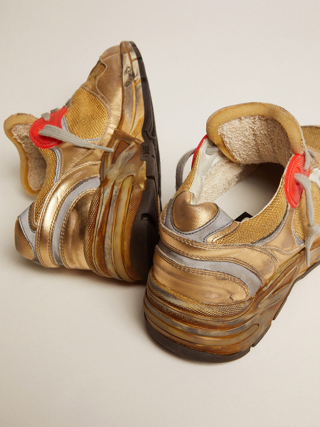 Women's Dad-Star gold with white star| Golden Goose