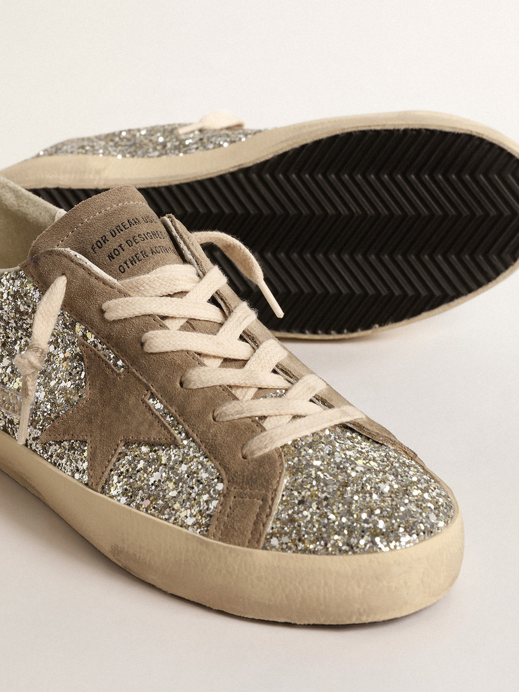 Super-Star in platinum glitter with dove-gray suede star| Golden Goose