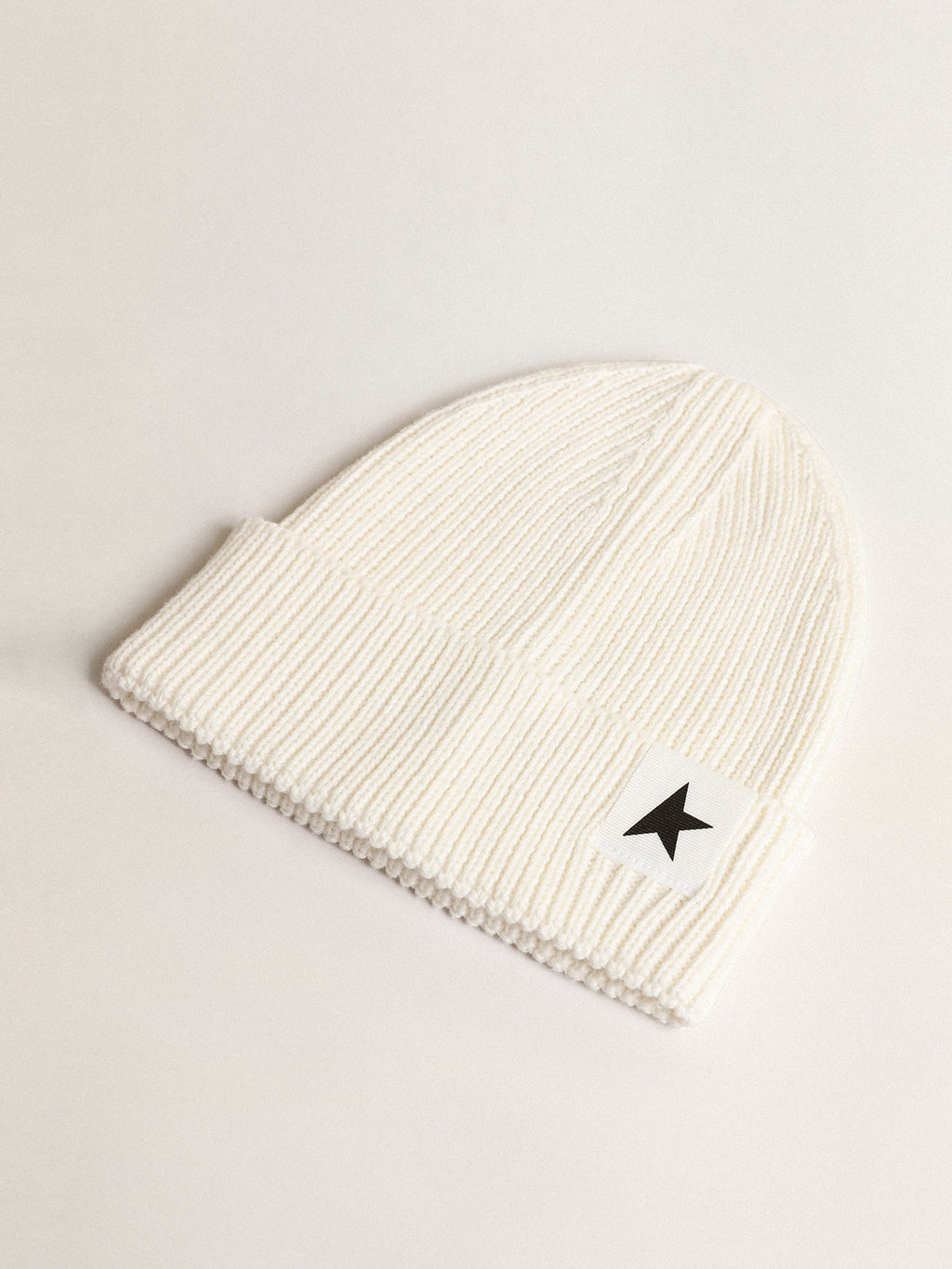 Off-white cotton beanie with contrasting black star| Golden Goose