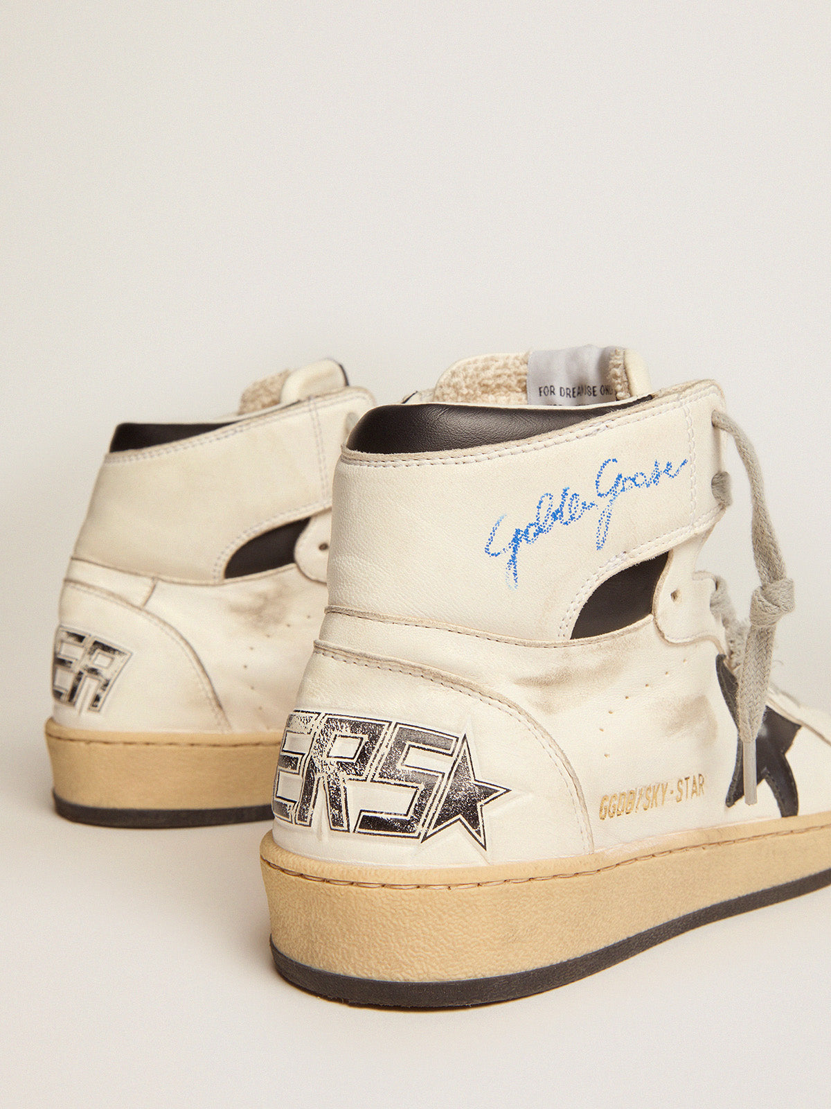 Men's Sky-Star with signature on the ankle and black inserts| Golden Goose