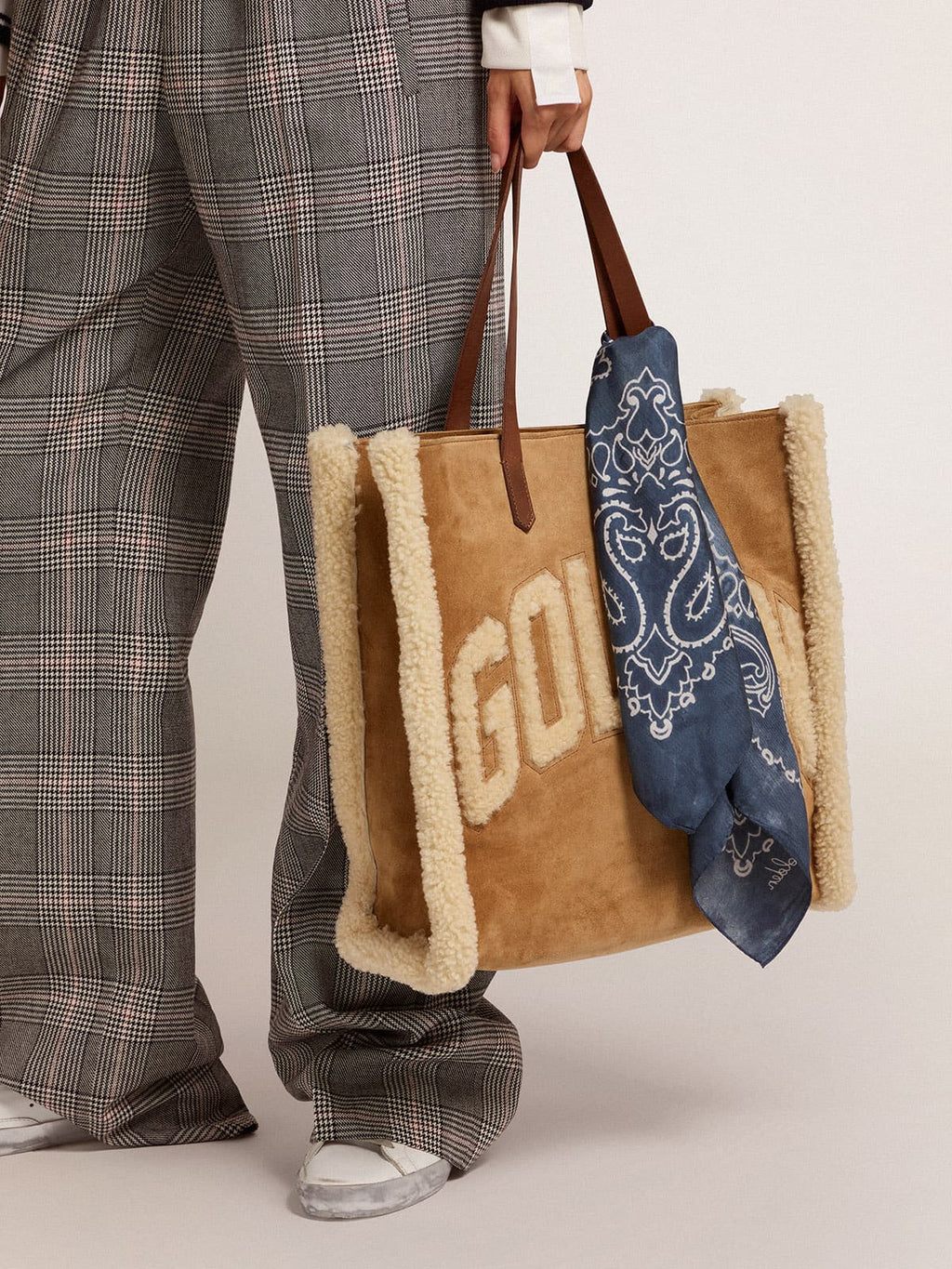 Denim-blue Golden Collection scarf with paisley pattern| Golden Goose