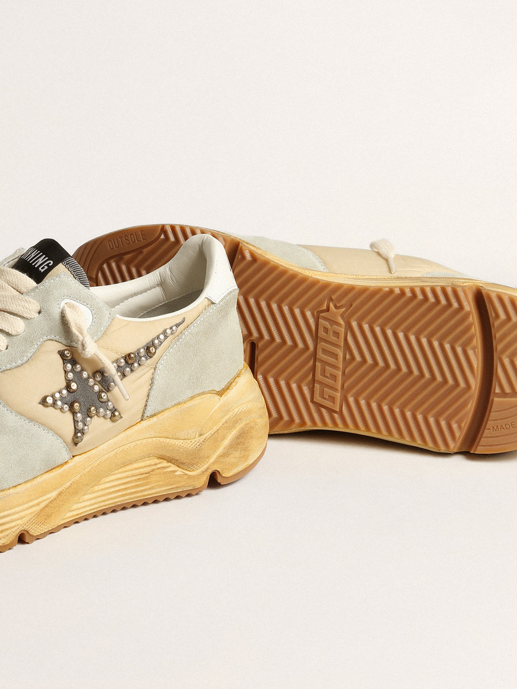 Men's Running Sole in ice gray with studded suede star| Golden Goose
