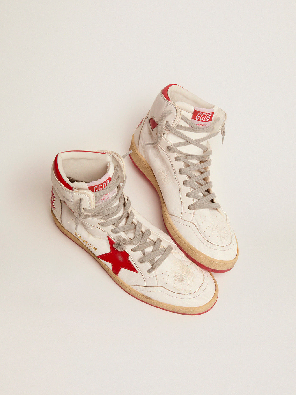 Men's Sky-Star with signature on the ankle and red inserts| Golden Goose