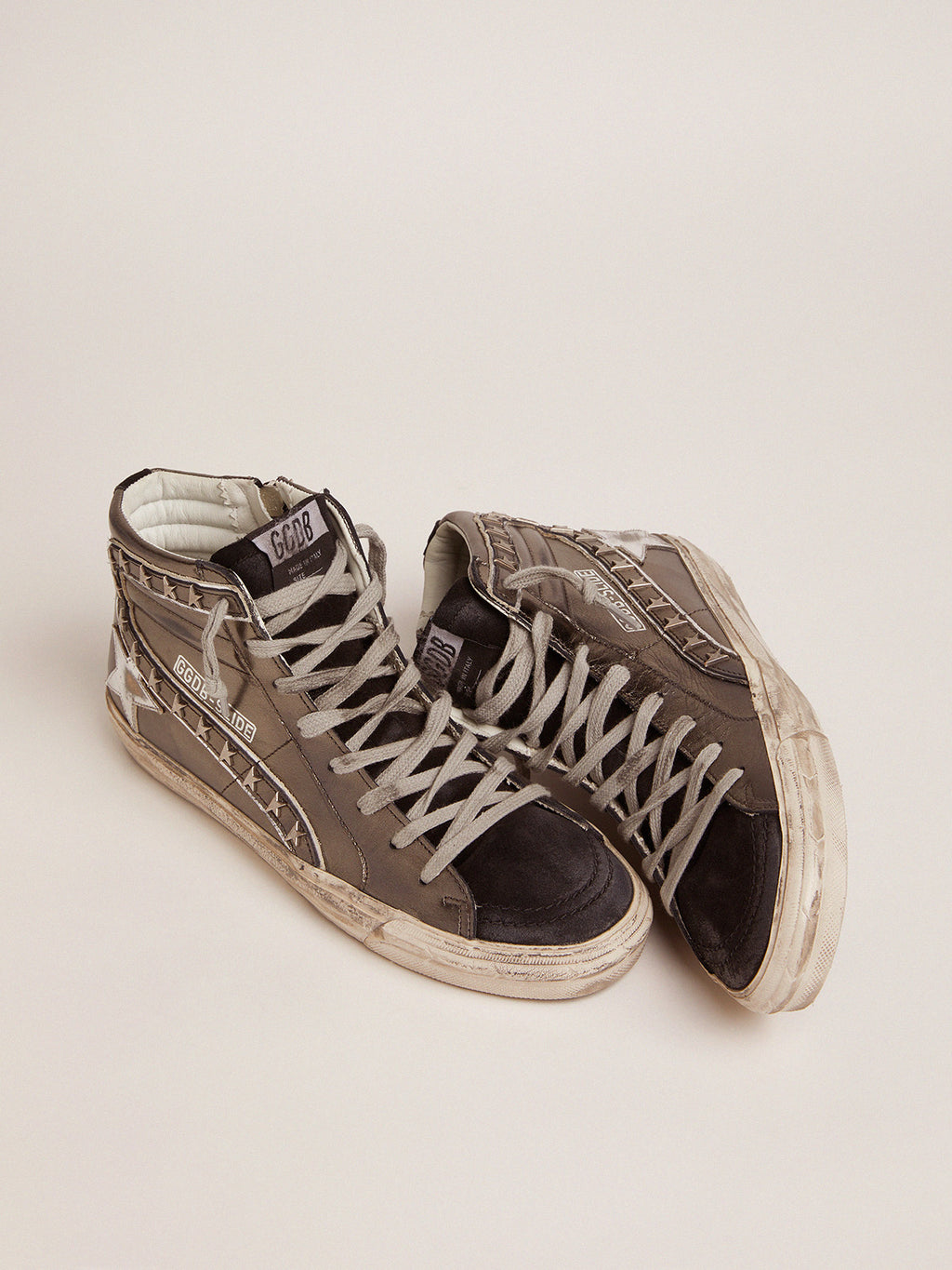 Women's Slide with silver laminated leather upper and studs| Golden Goose