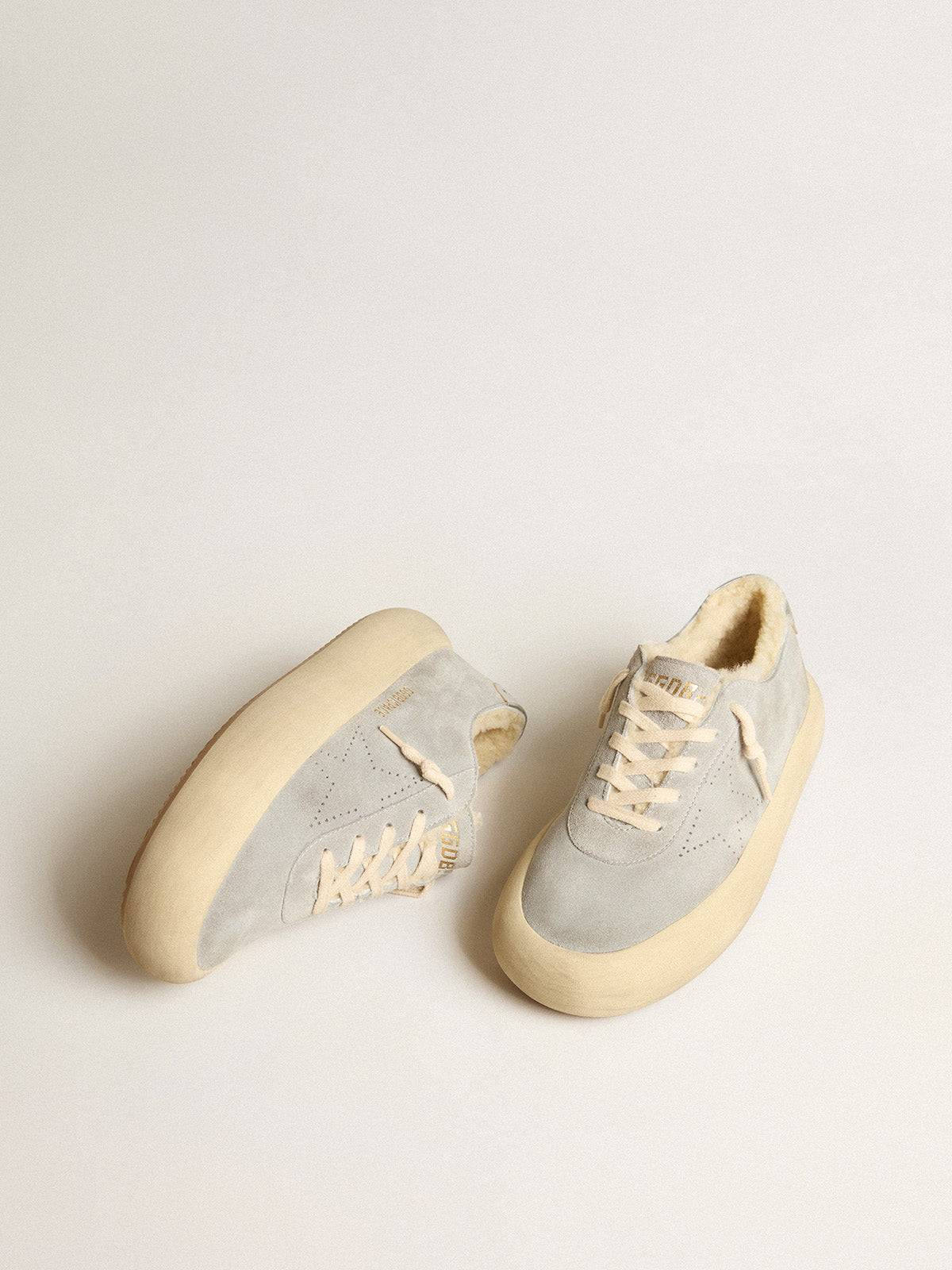 Men's Space-Star shoes in ice-gray suede with shearling lining| Golden Goose