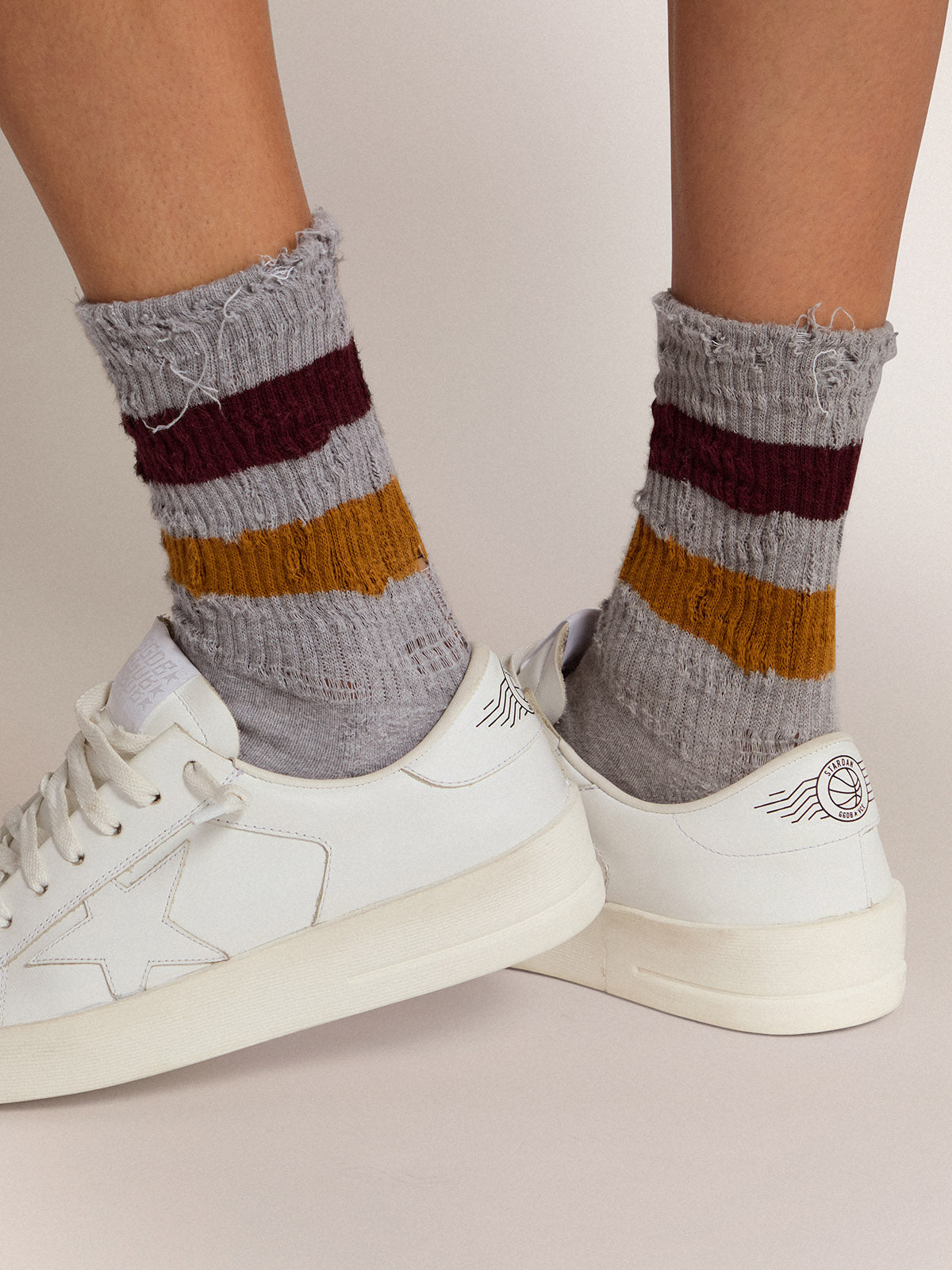 Melange grey socks with distressed details and two-tone stripes| Golden Goose