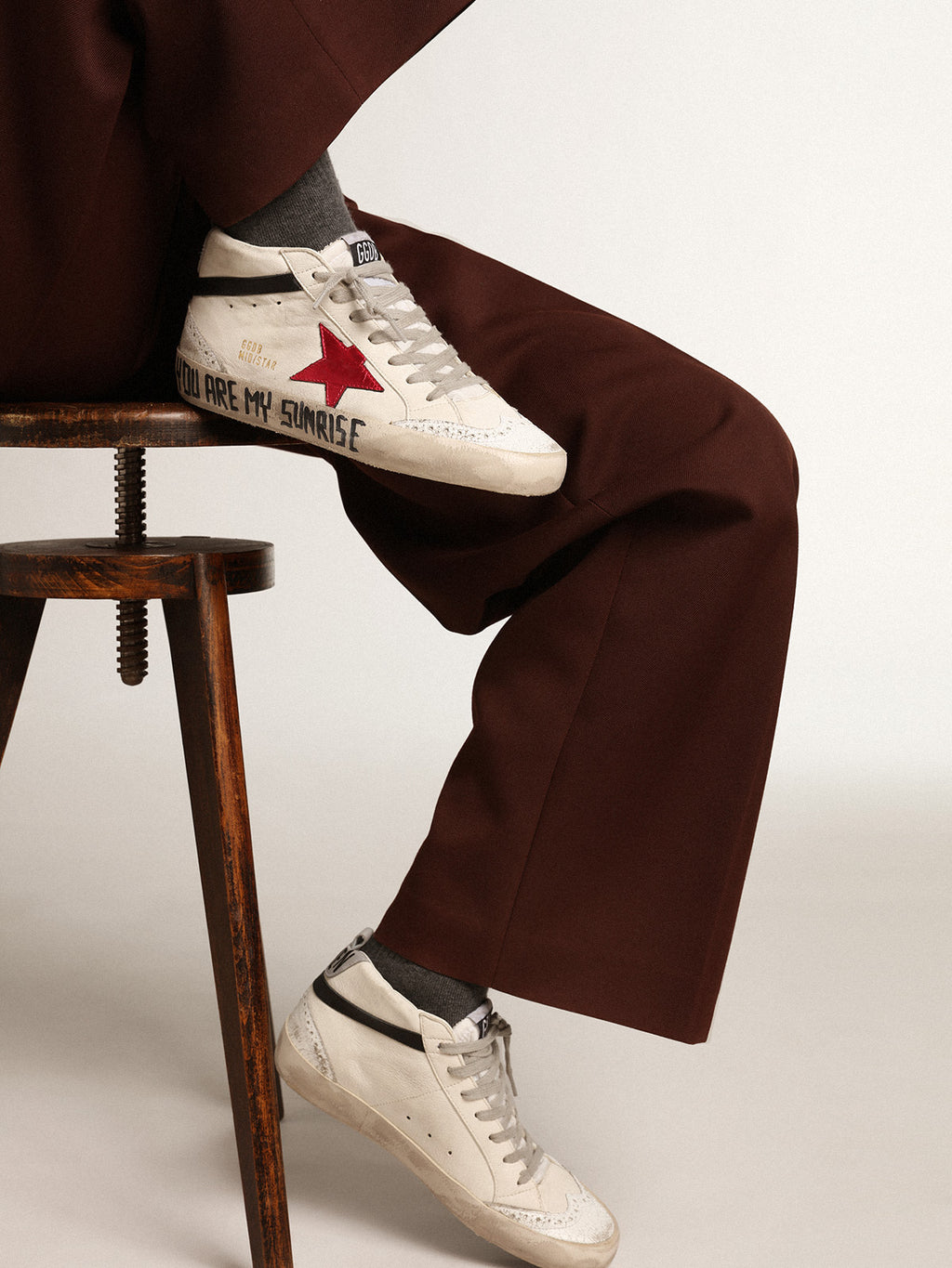 Mid Star with a pink laminated leather star and black flash| Golden Goose