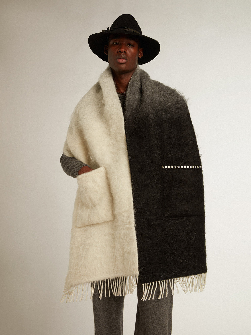 Black and white scarf with pockets| Golden Goose