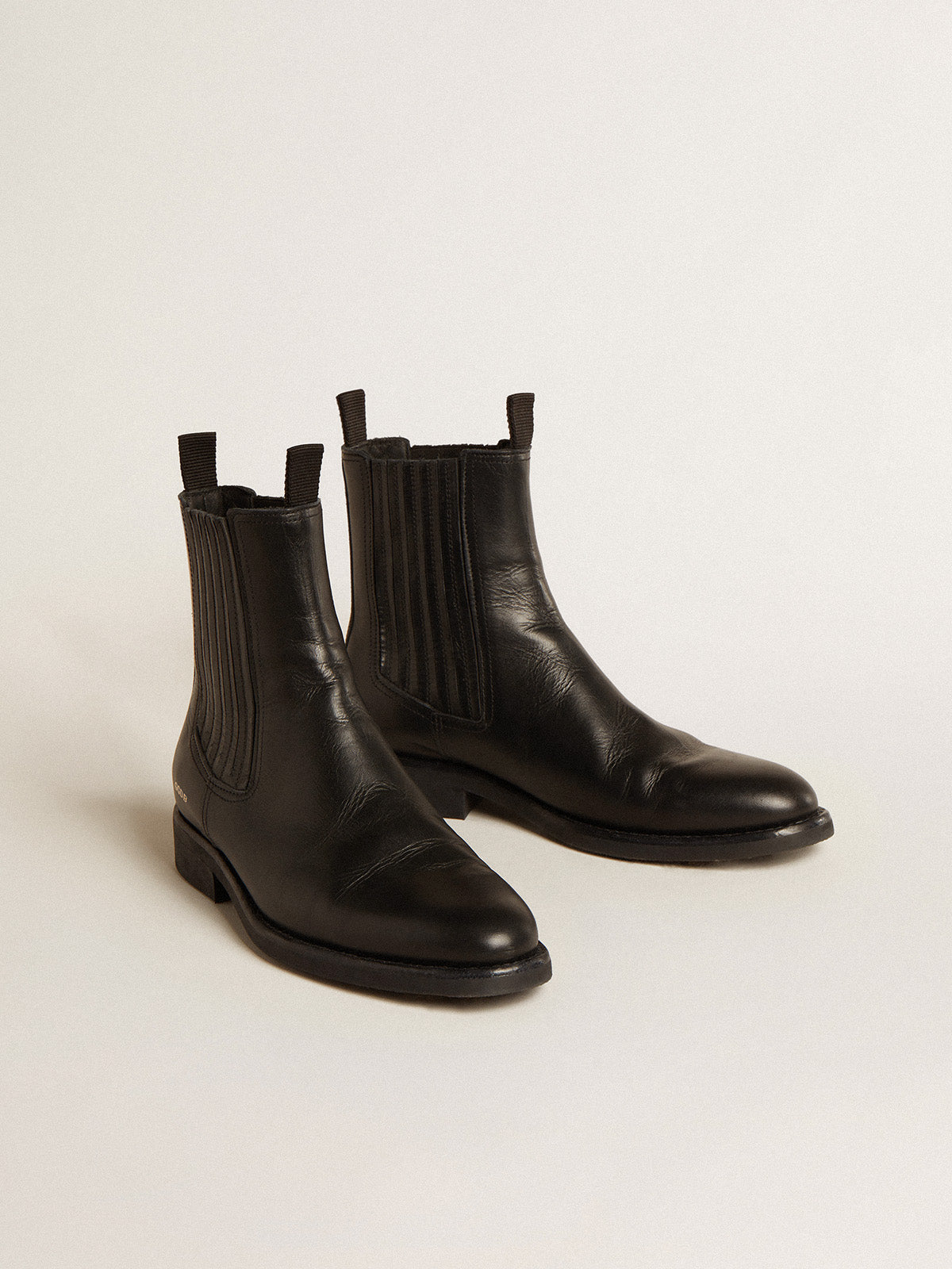 Men's Chelsea boots in black leather| Golden Goose