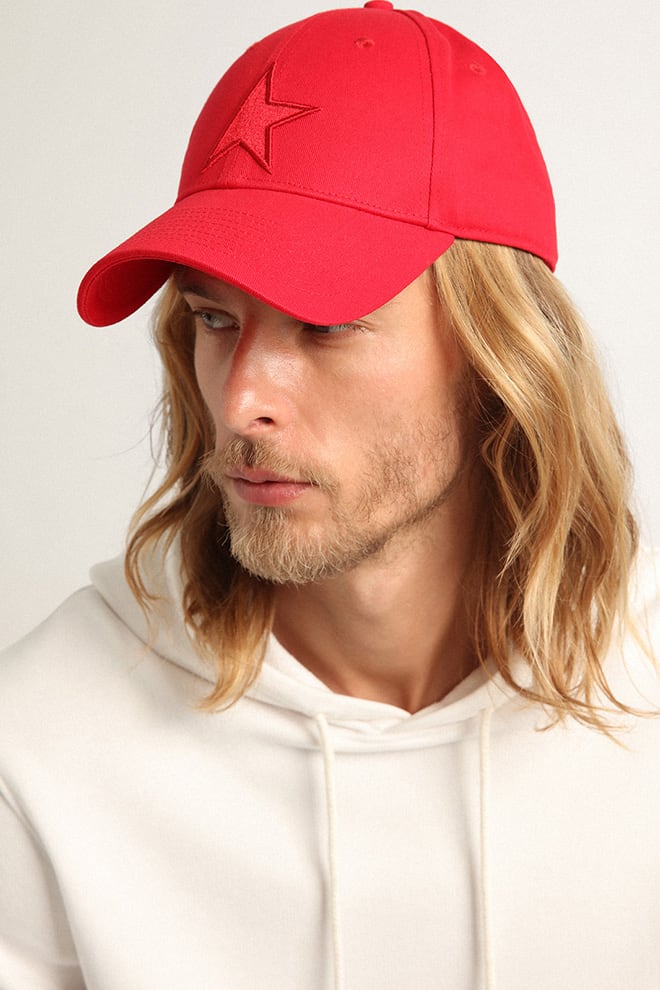 Red cotton baseball cap with tone-on-tone star-shaped patch on the front| Golden Goose