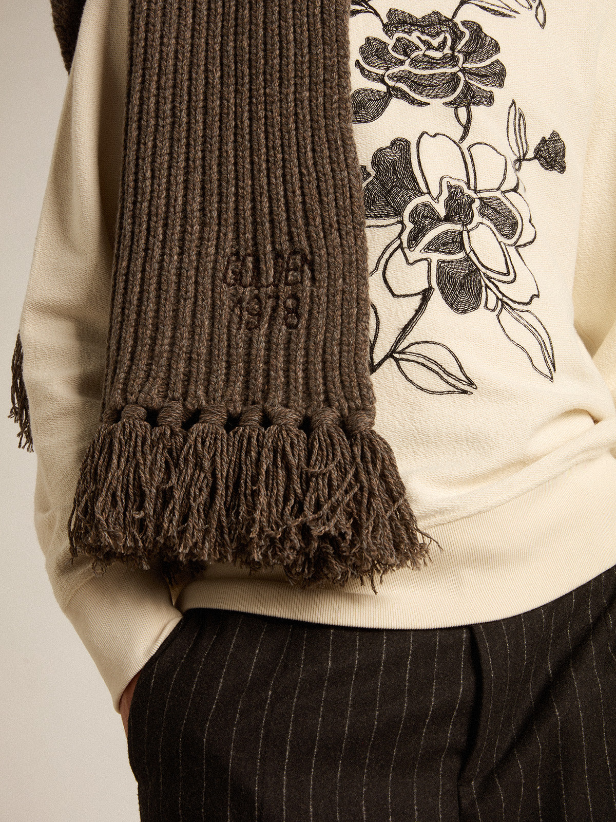 Ash brown scarf with contrasting embroidery| Golden Goose