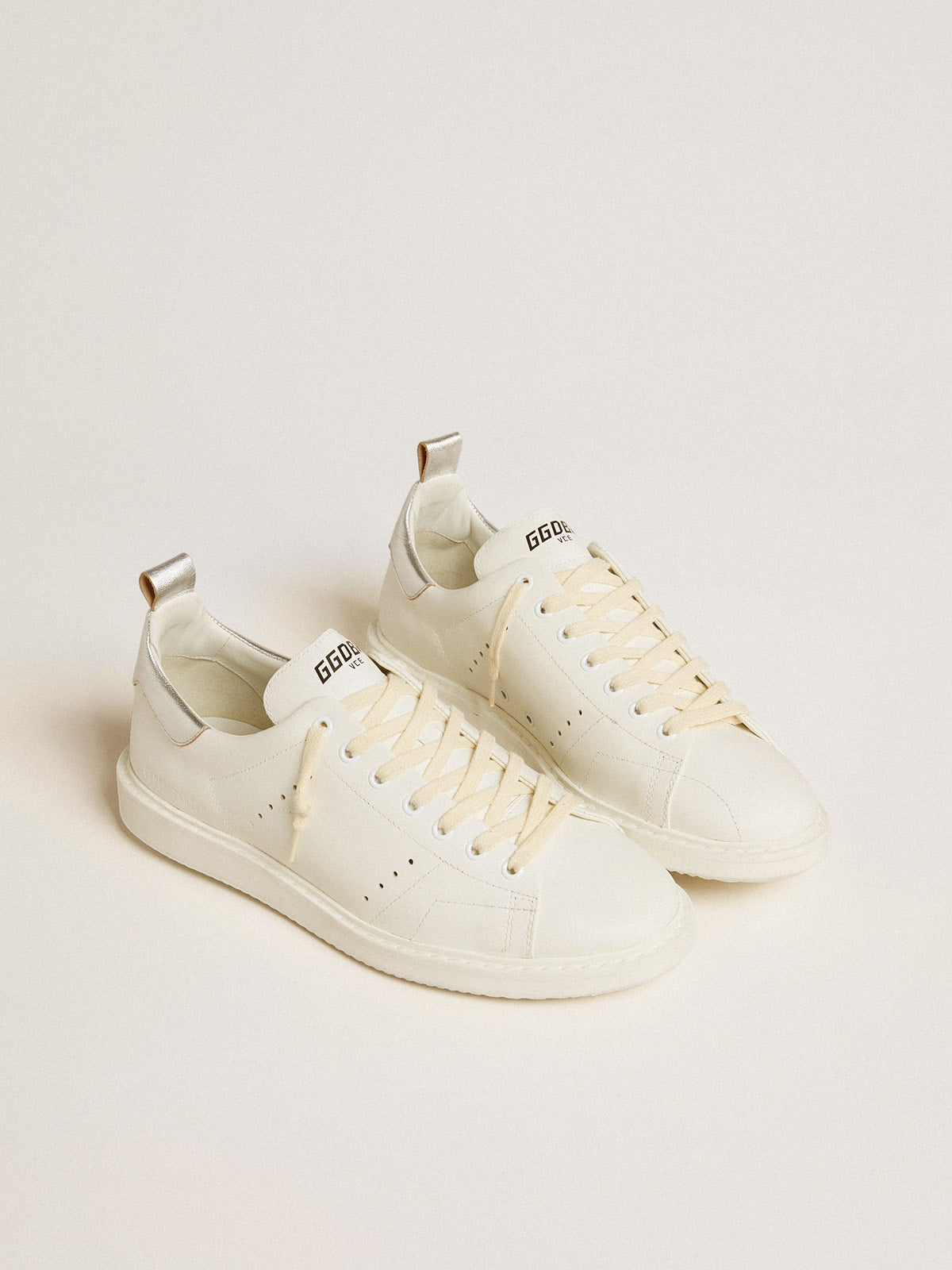 Men's Starter in white leather with silver metallic leather heel tab| Golden Goose