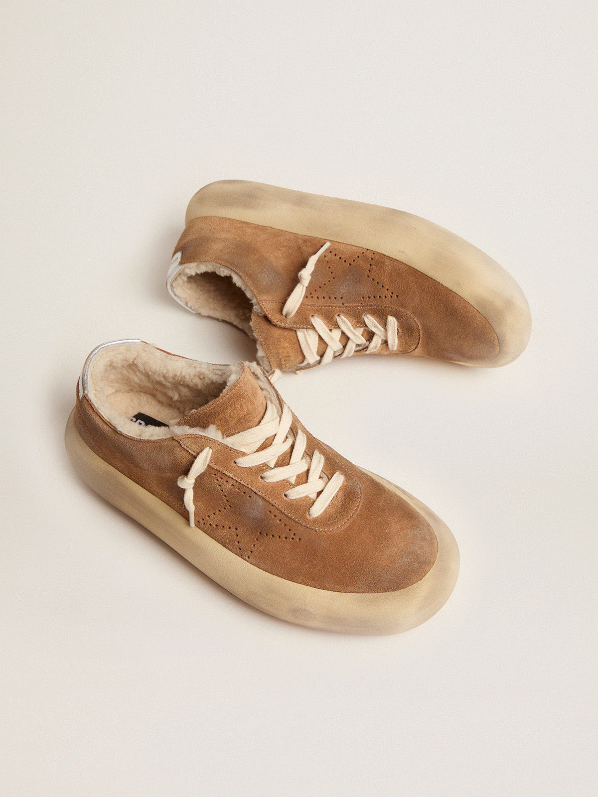Women's Space-Star shoes in tobacco-colored suede with shearling lining| Golden Goose