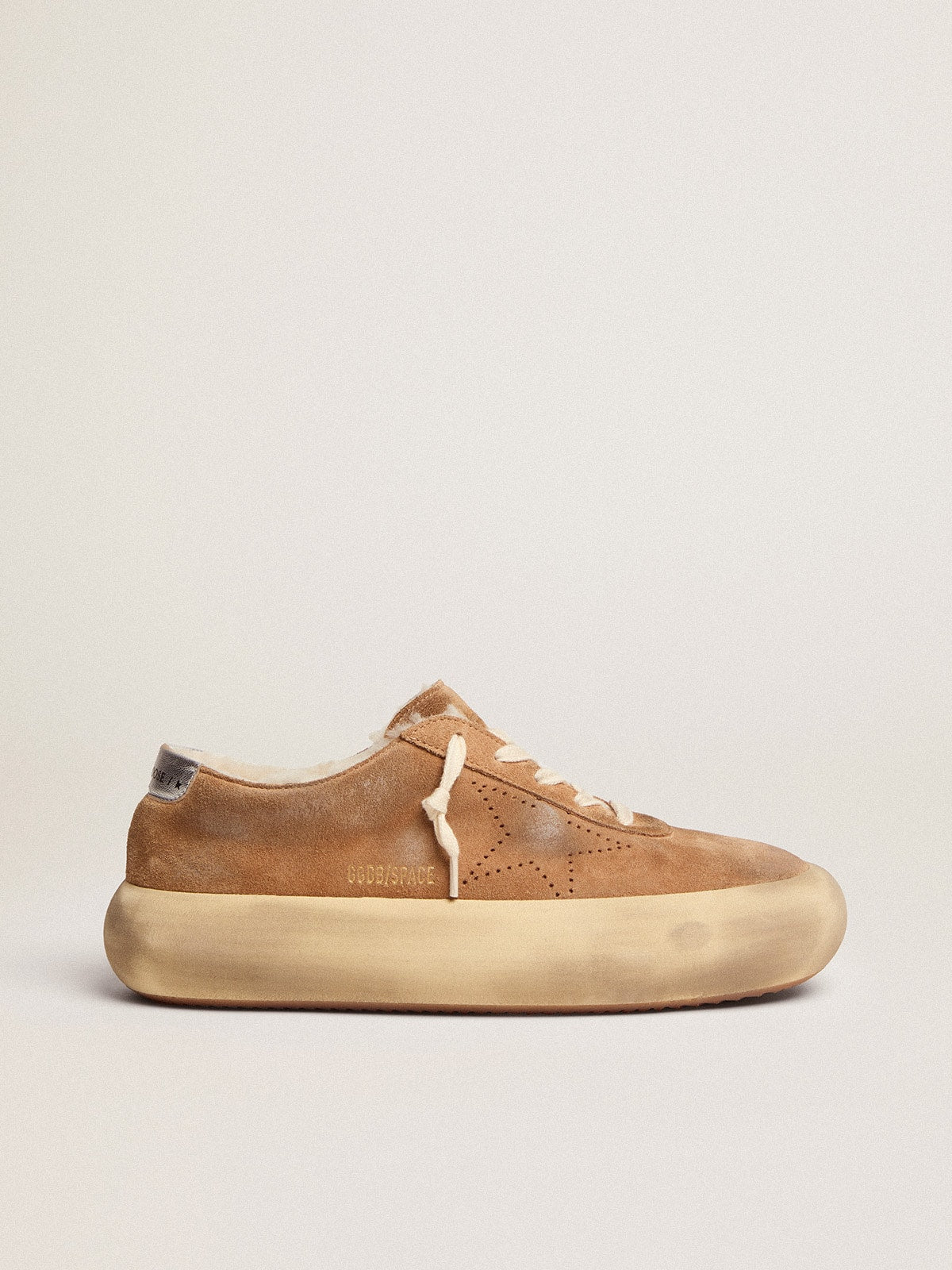 Women's Space-Star shoes in tobacco-colored suede with shearling lining| Golden Goose