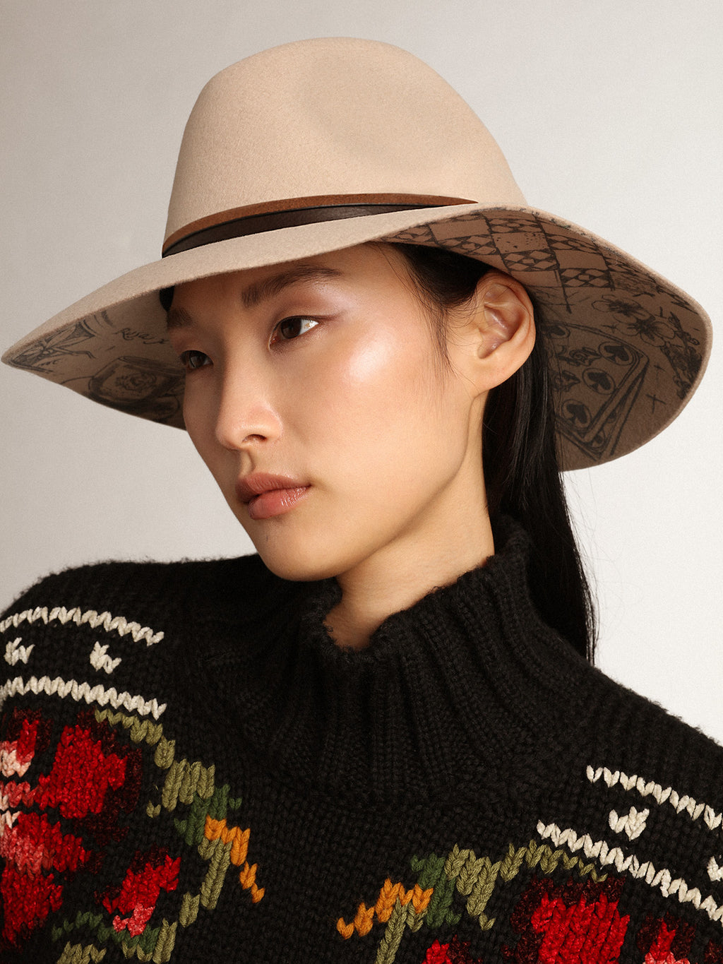 Journey Collection dove-gray Fedora hat with leather strap| Golden Goose