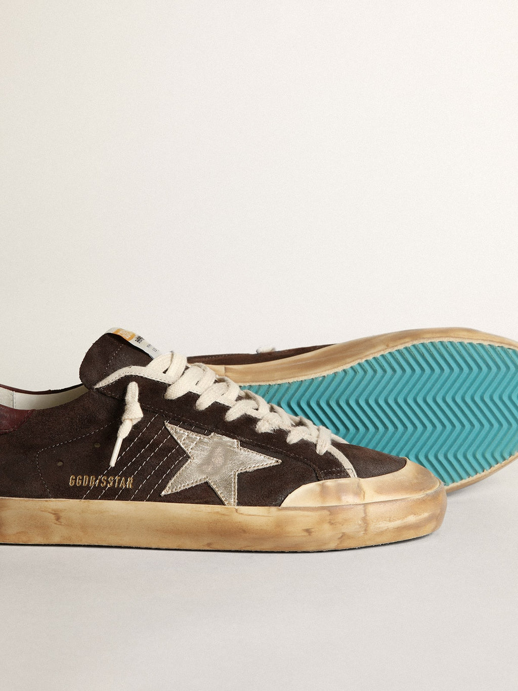 Super-Star Penstar in brown suede with a platinum star| Golden Goose