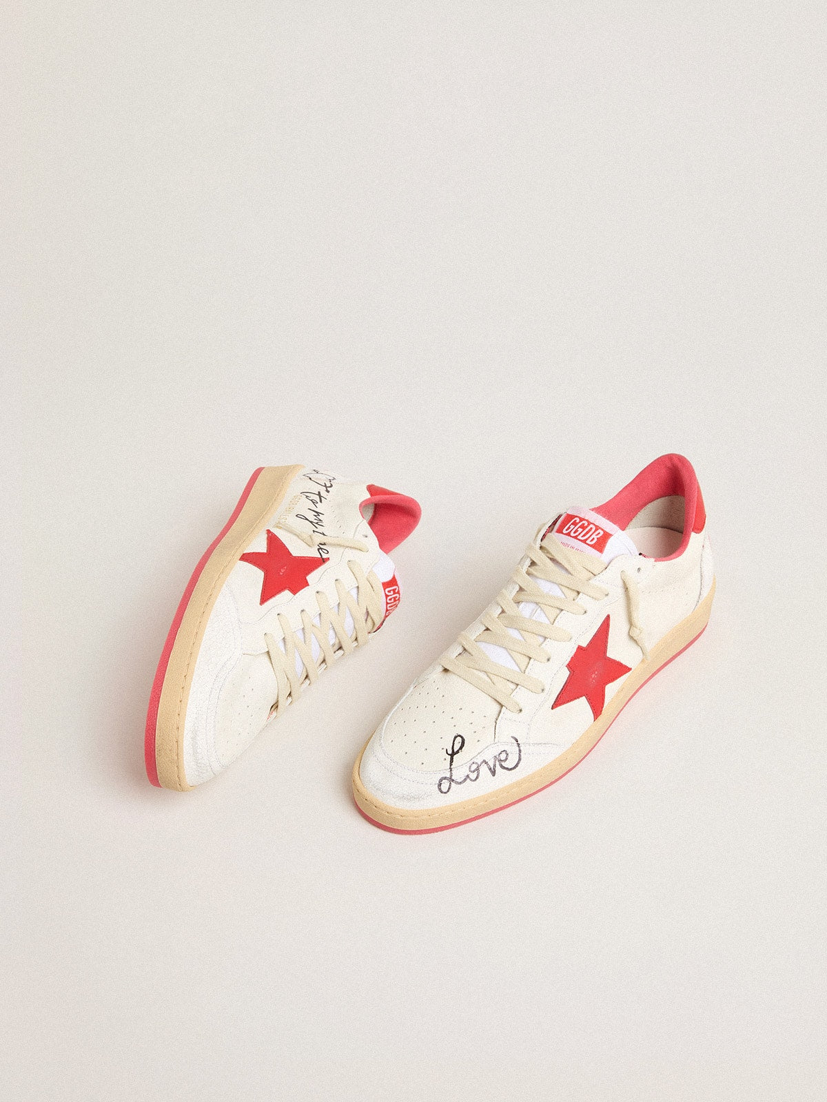 Women's Ball Star  Wishes in white leather with a red star and heel tab| Golden Goose