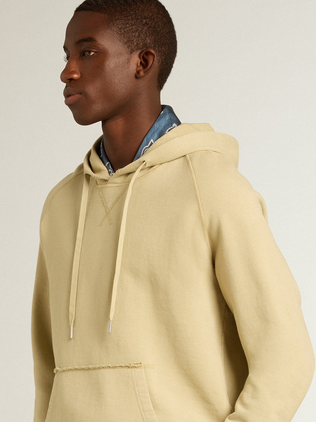 Pale eucalyptus-colored hoodie with front pocket| Golden Goose
