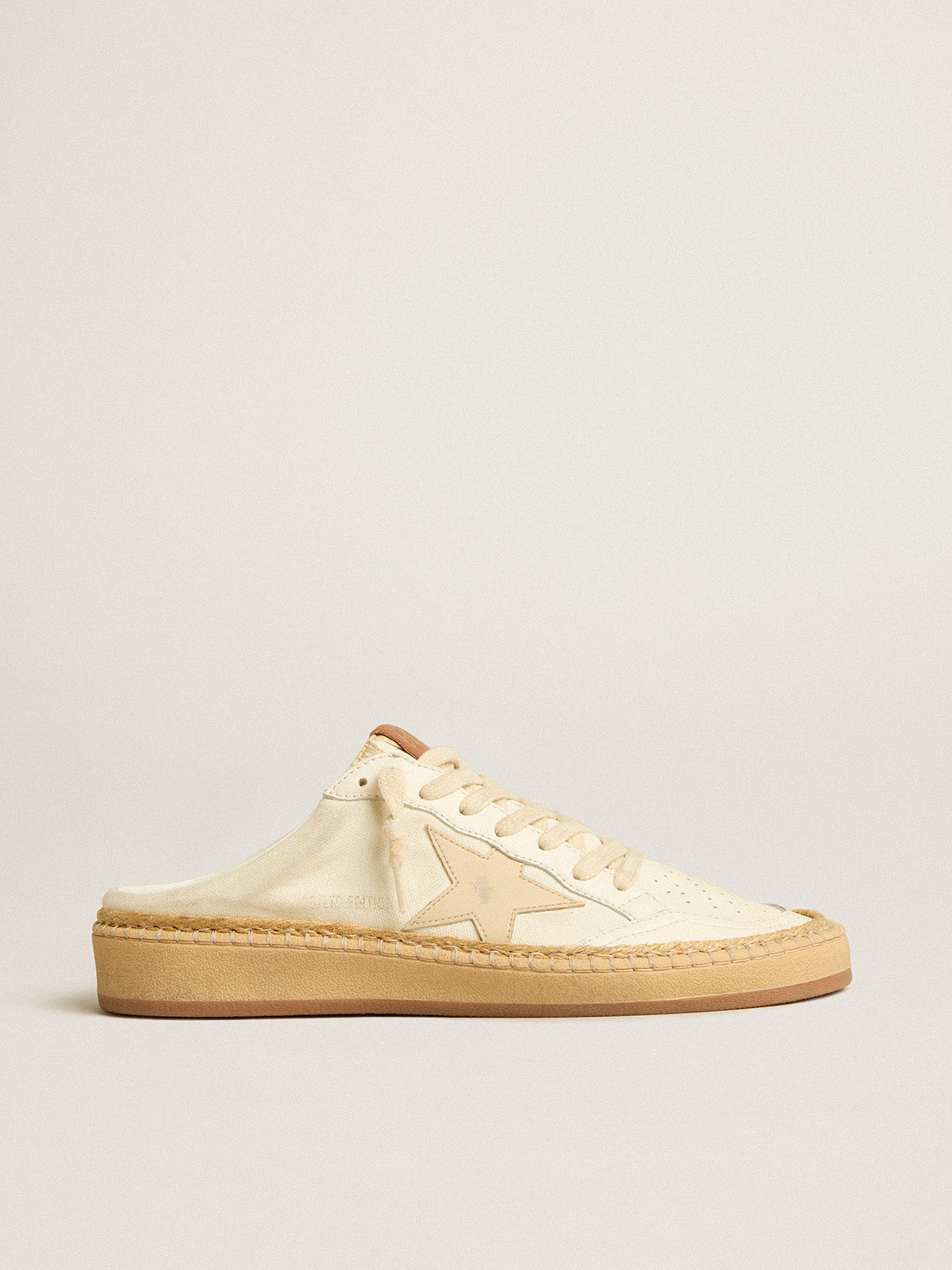 Ball Star Sabots LTD with beige leather star and raffia trim| Golden Goose