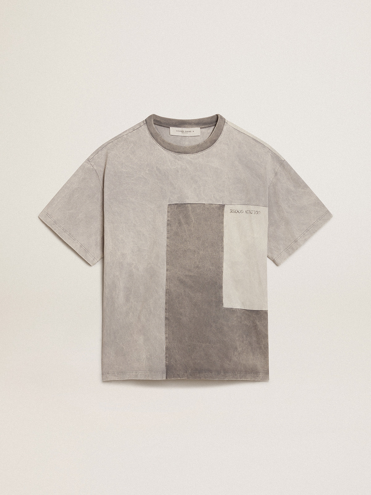 T-shirt in various shades of gray with a lived-in effect| Golden Goose